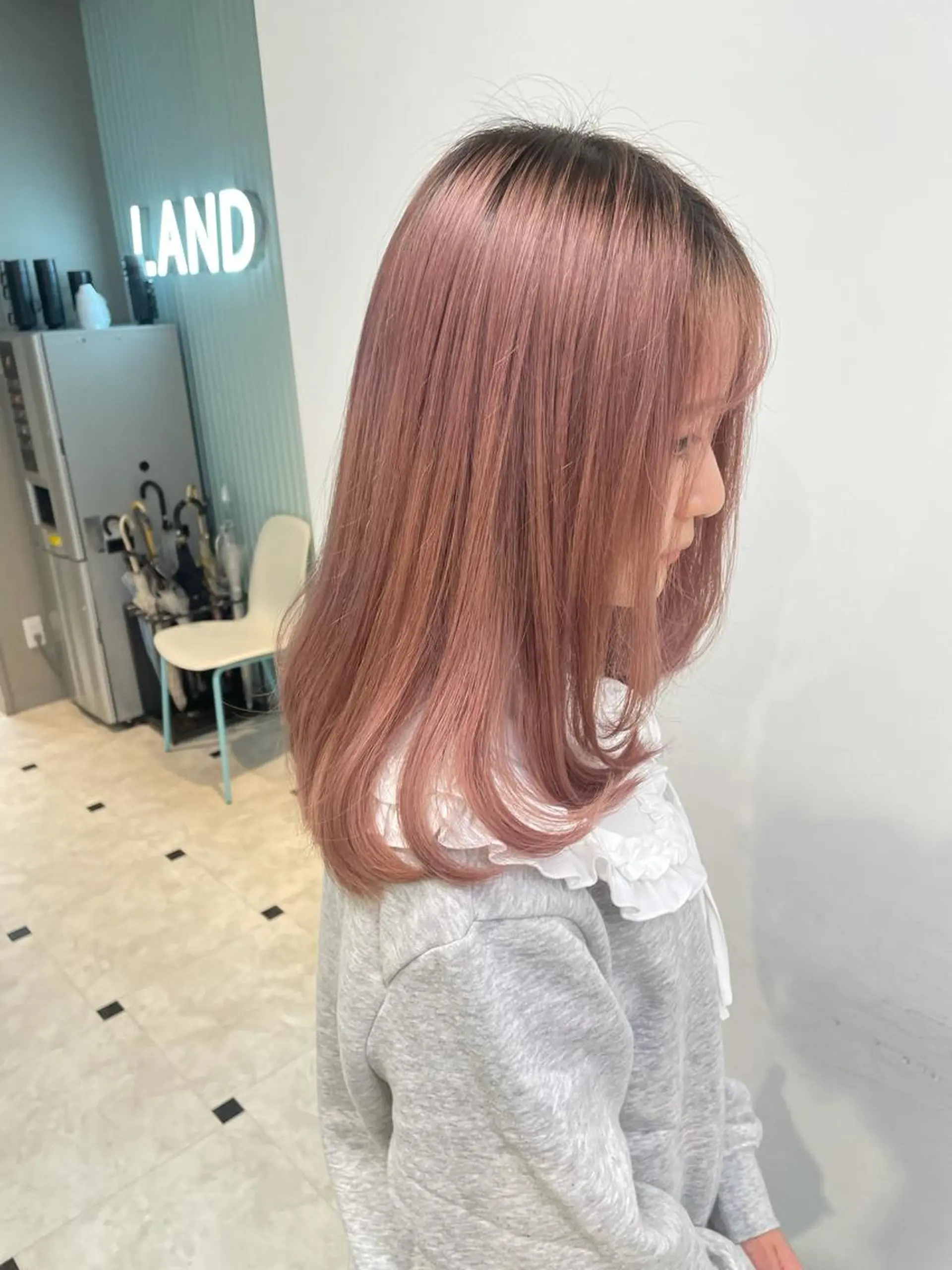 ミディアム ヘアカラー トリートメント サロウィン新宿三丁目East所属・💕冬モテ×上品色気 モテヘア💕山田航介のヘアスタイル