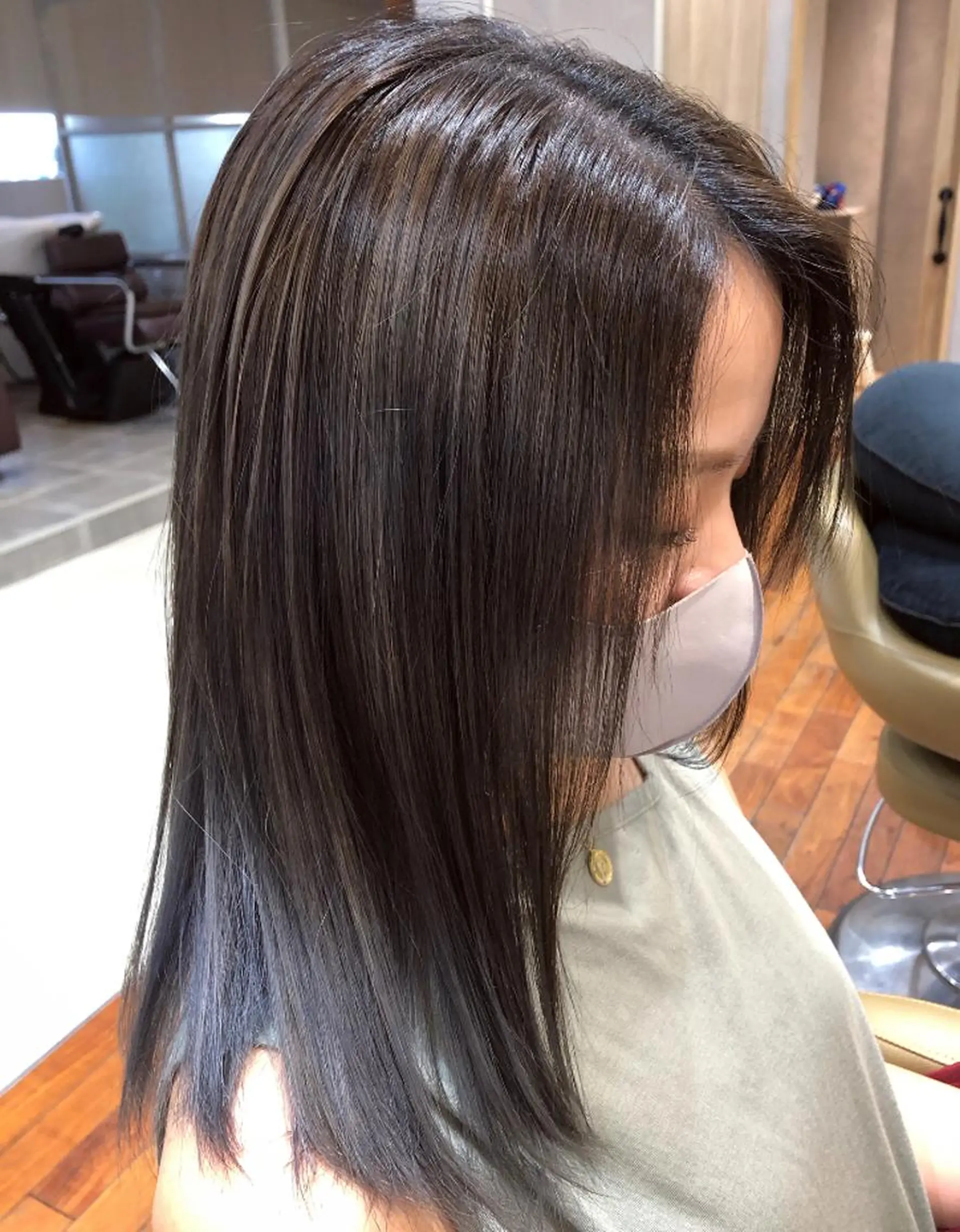 セミロング カラー ダークグレー ダークグレージュ グレージュ イメチェン🌟桜場 裕一のヘアスタイル