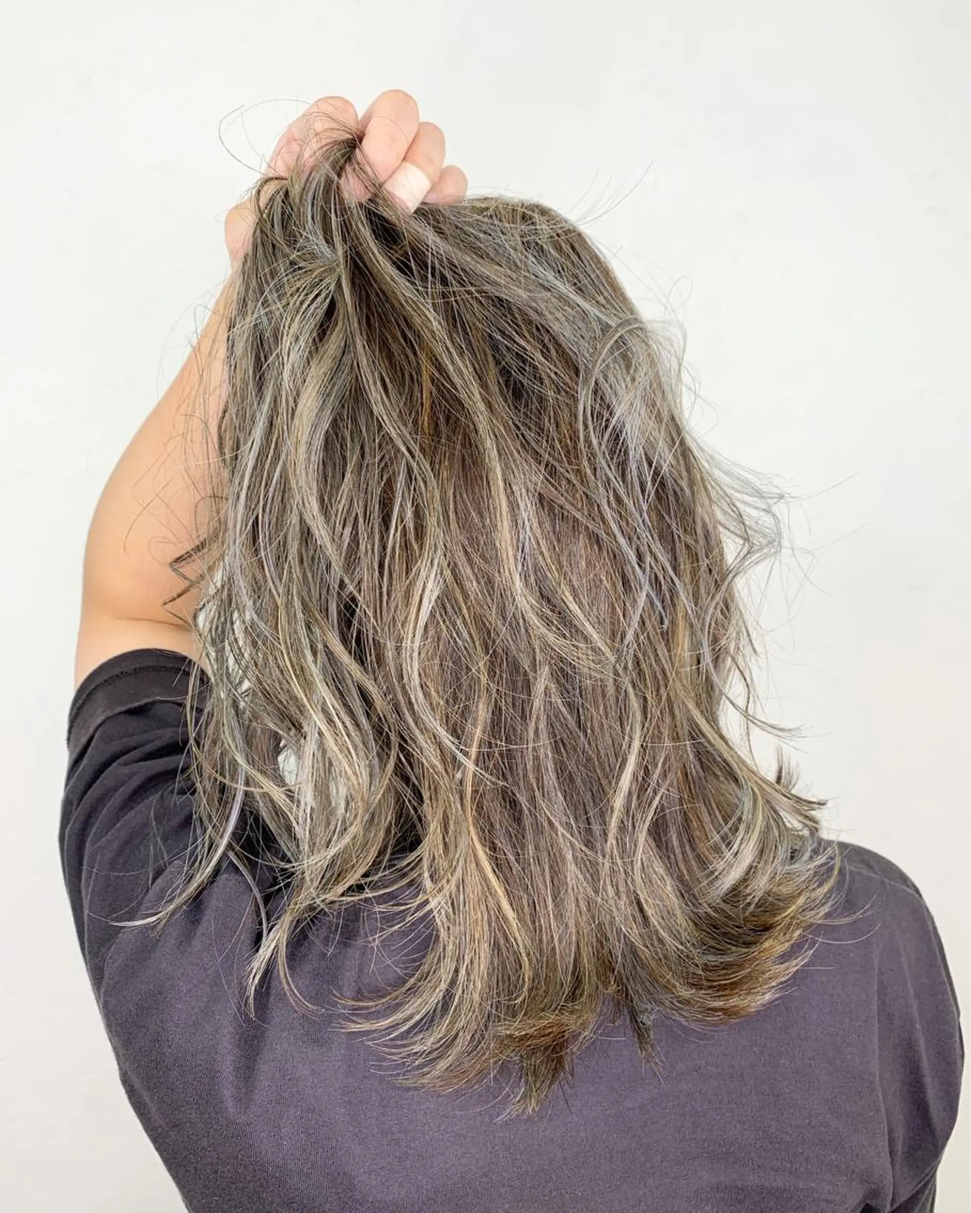 セミロング カラー ハイライトカラー ハイライト ヘアカラー ブリーチ特化 / share 元太のヘアスタイル