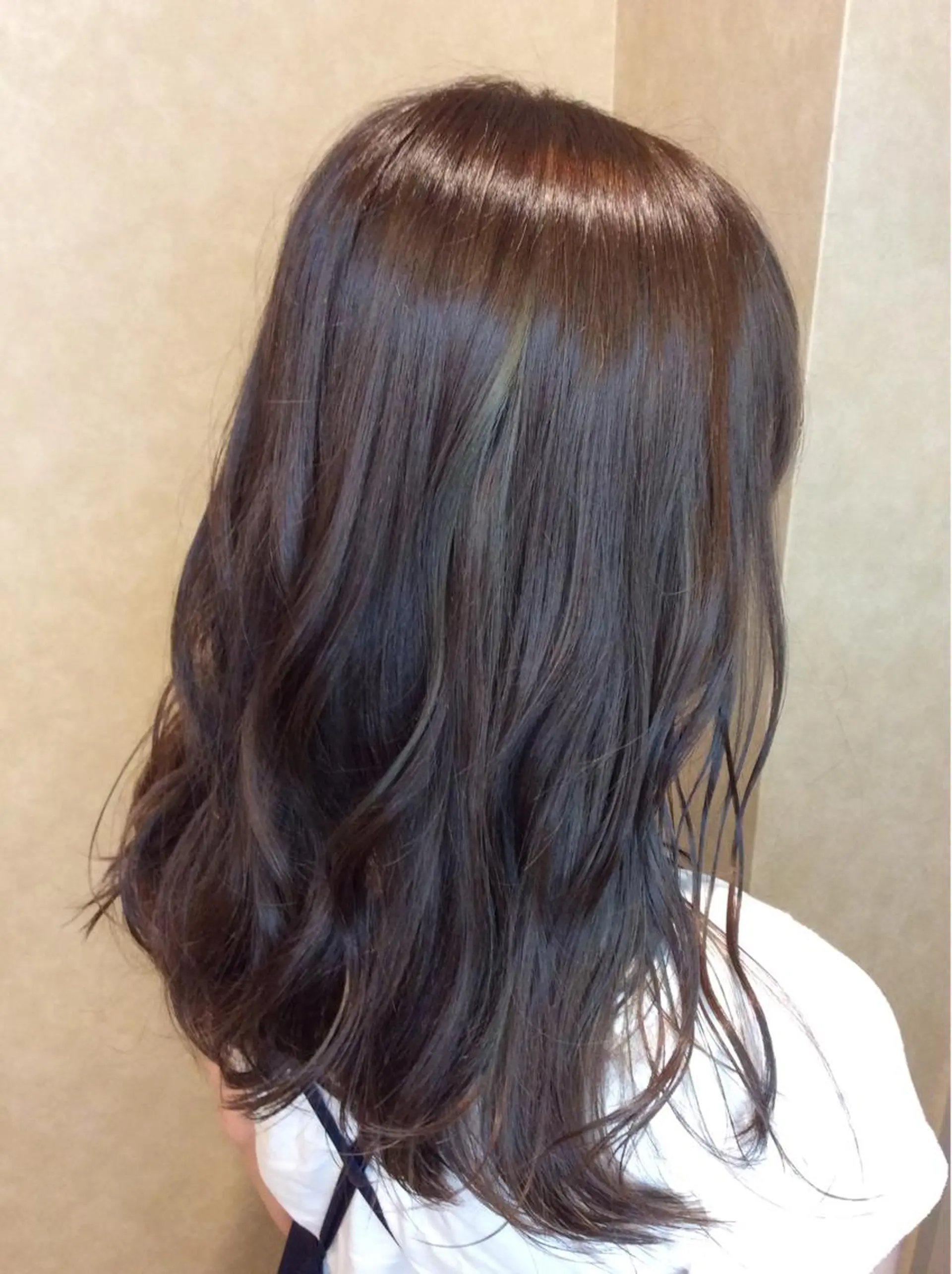 ミディアム カラー アッシュ アッシュブラウン ブラウンカラー 小林 亜紀のヘアスタイル