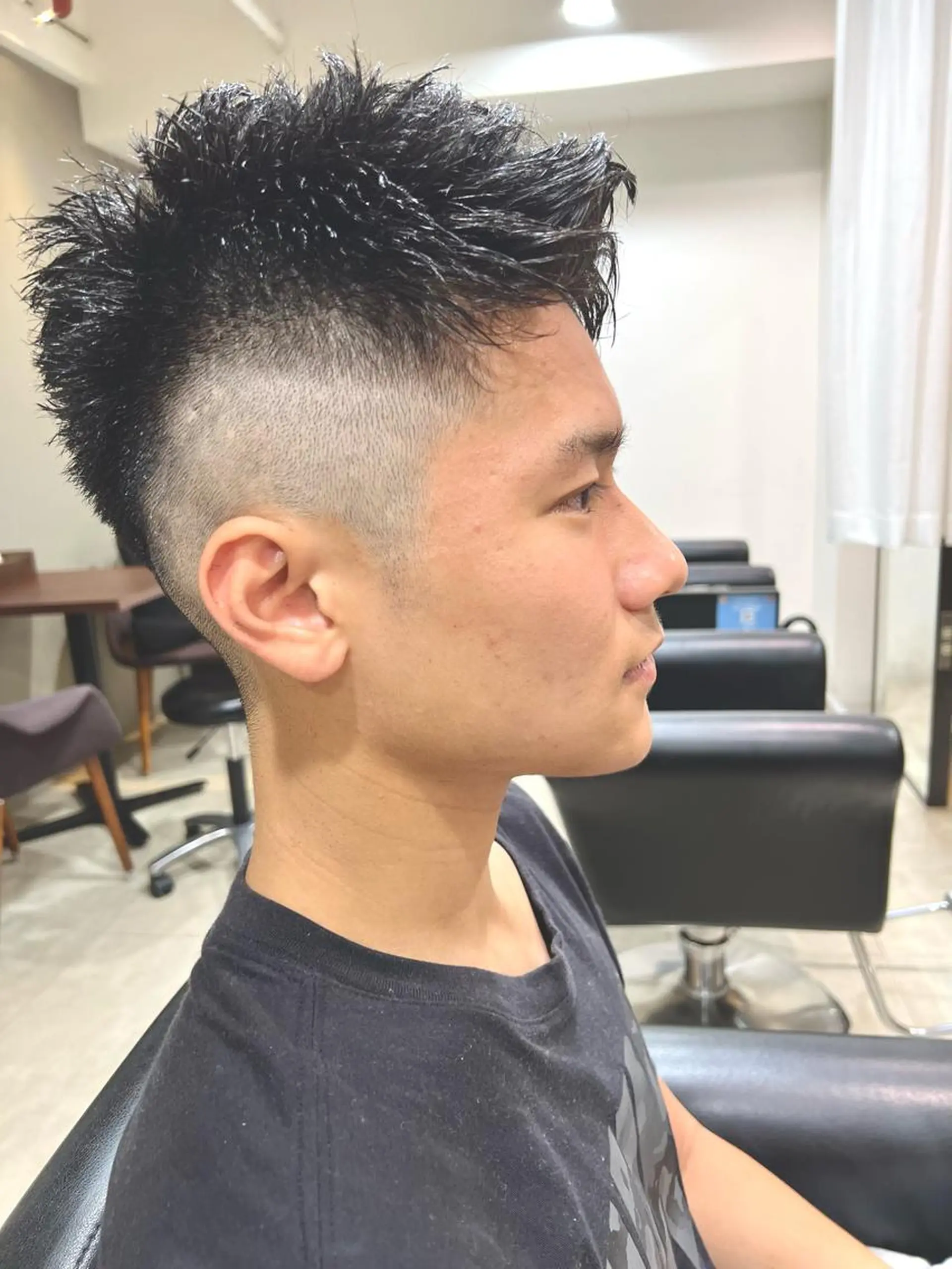 メンズ モヒカン メンズベリーショート 心斎橋バレイヤージュ 小林勝貴のヘアスタイル