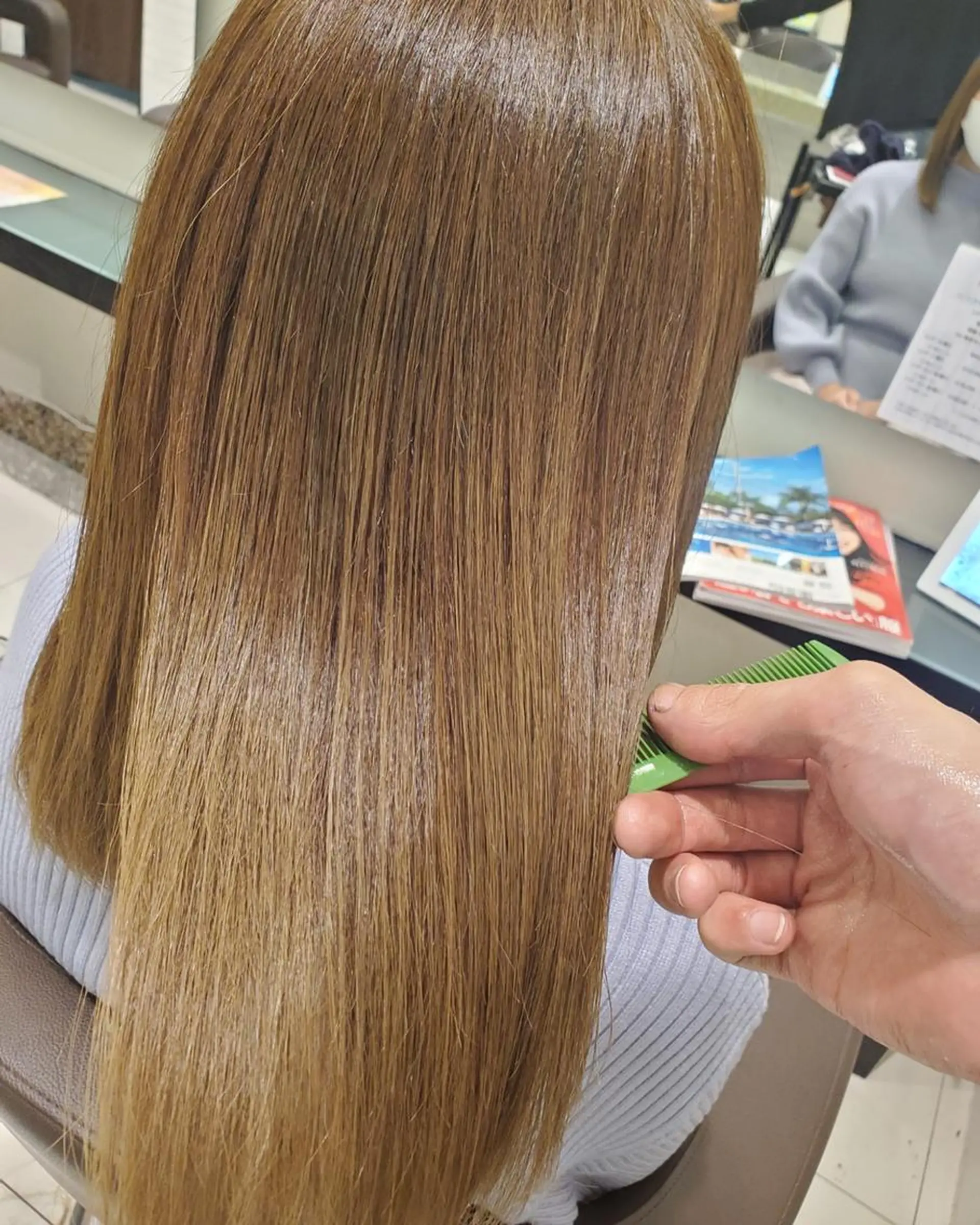 カラー ロング EARTH 池田　雄太のヘアスタイル