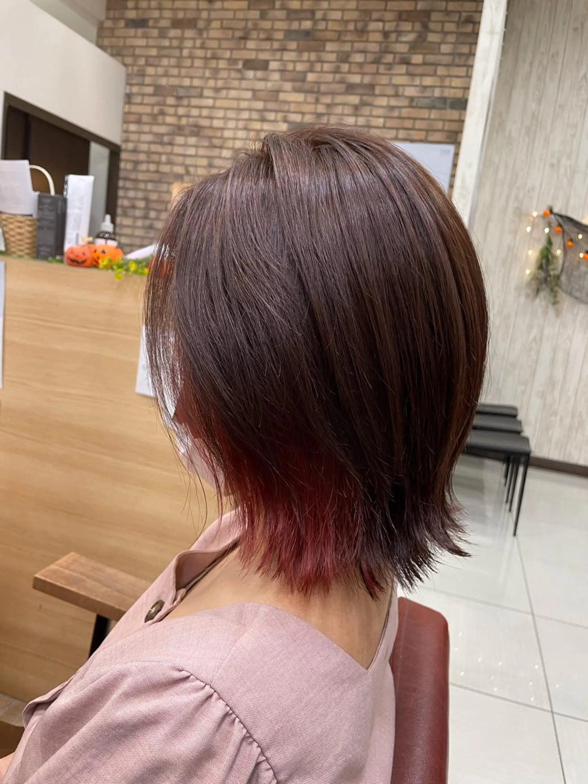 ショート カラー イヤリングカラー インナーカラー ピンクカラー 💫カットパーマ💫 伊原虎太郎のヘアスタイル