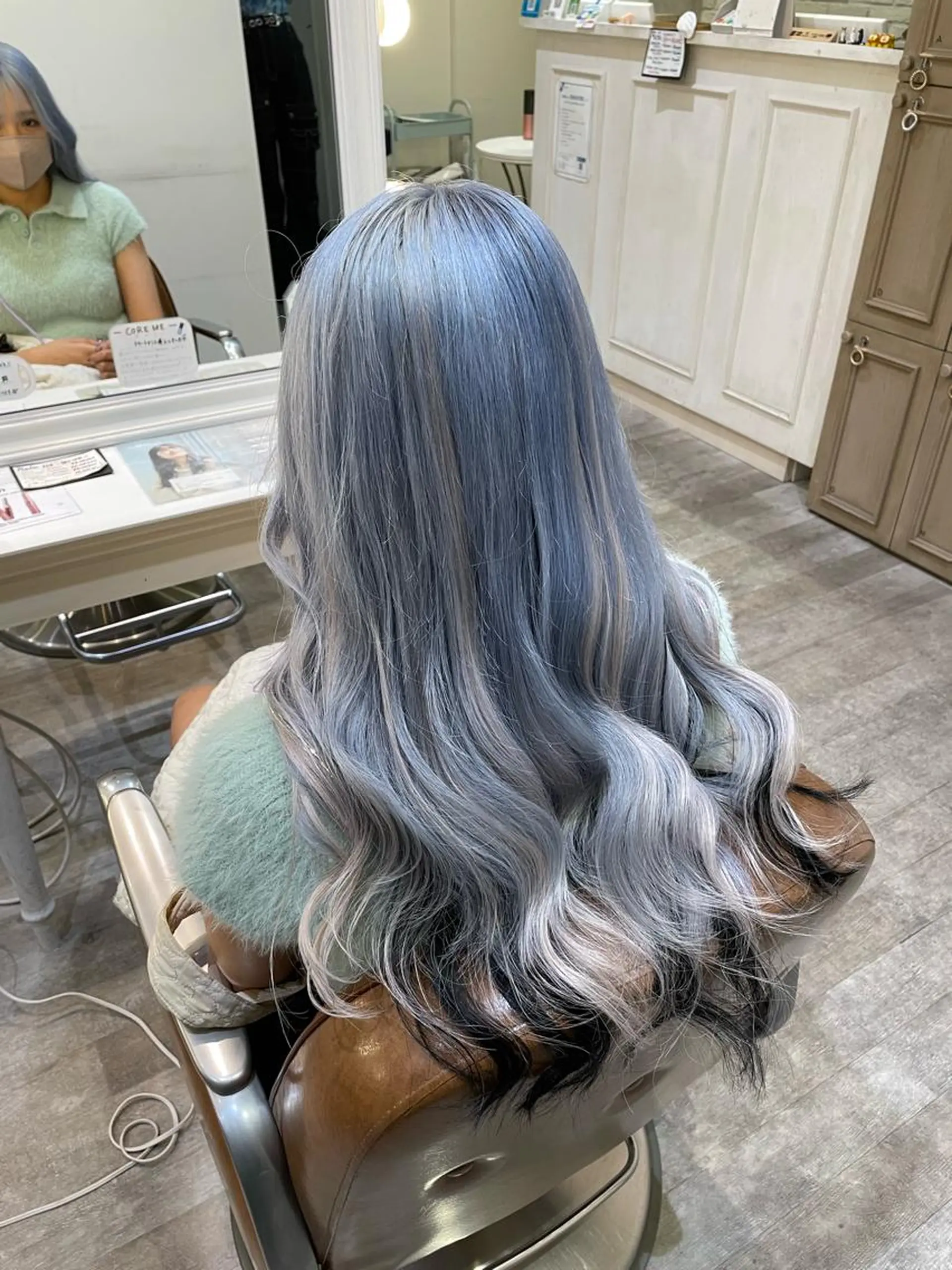 ロング カラー アッシュ 黒髪 ブルーカラー 透明感カラー ミルクティーアッシュ ミユ🎀エクステ 🎨デザインカラーのヘアスタイル