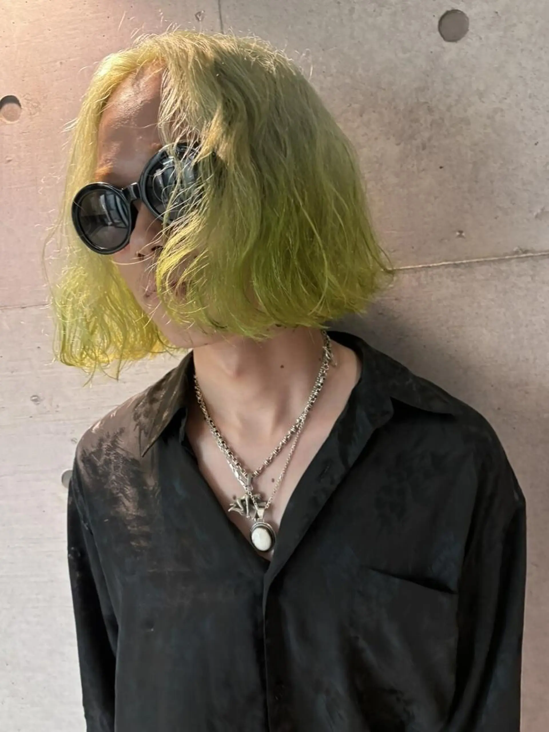 ショート qiie/ワンカラー インナーカラーのヘアスタイル