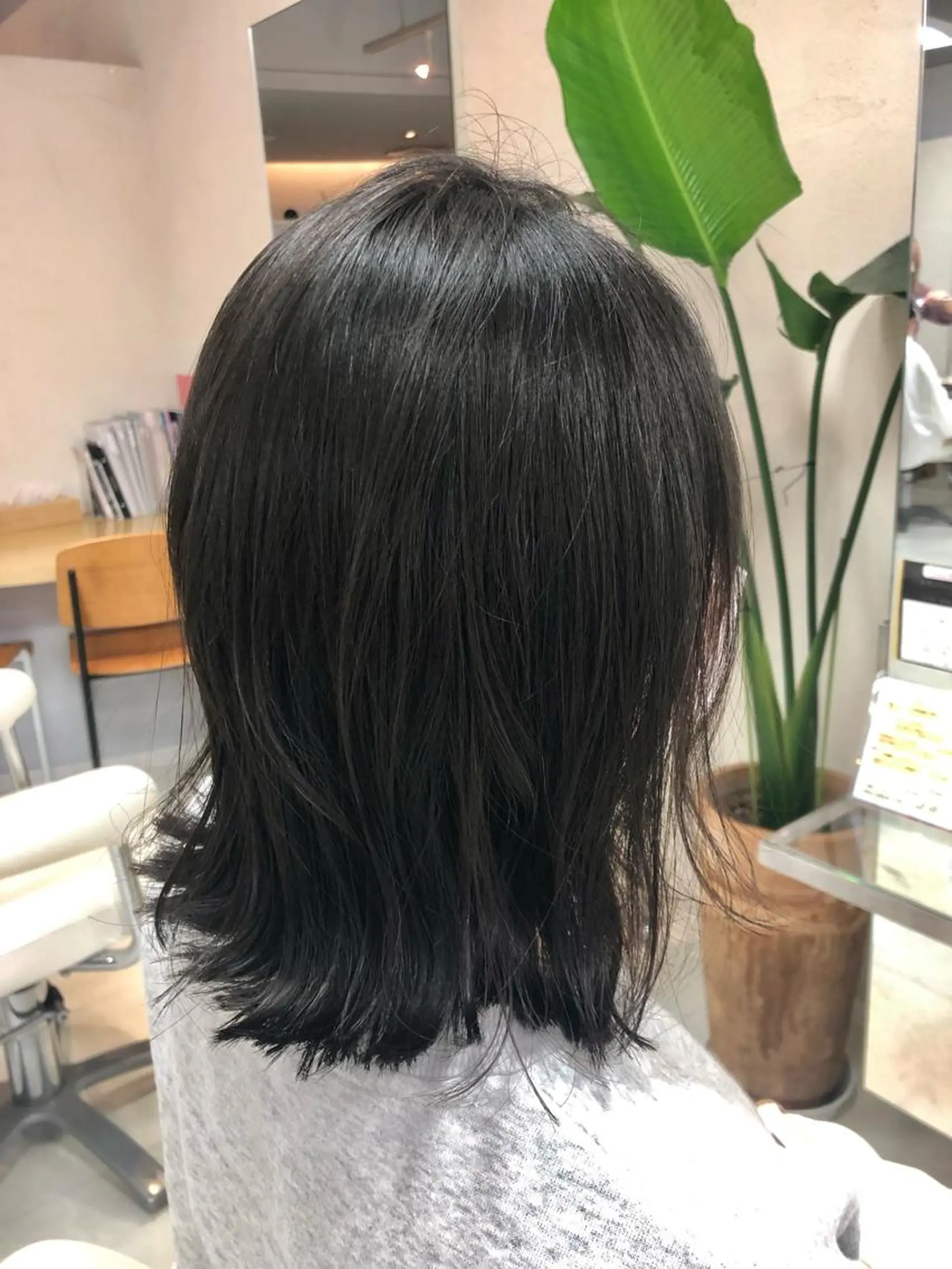 ミディアム 切りっぱなしボブ ボブ カット ヘアカラー 阿部 美咲のヘアスタイル
