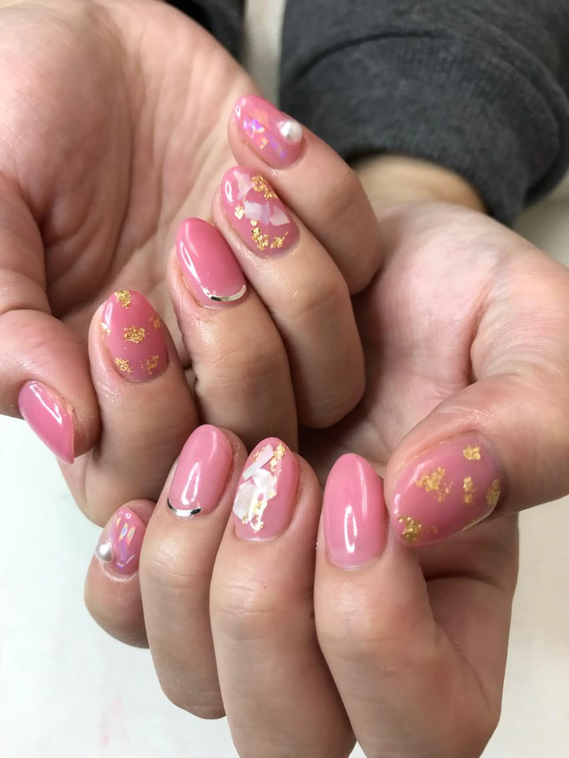 ロング カラー パーマ ヘアアレンジ ネイル マツエク・マツパ ピンクカラー カラーマツエク ピンク Sunny side nailのネイルデザイン