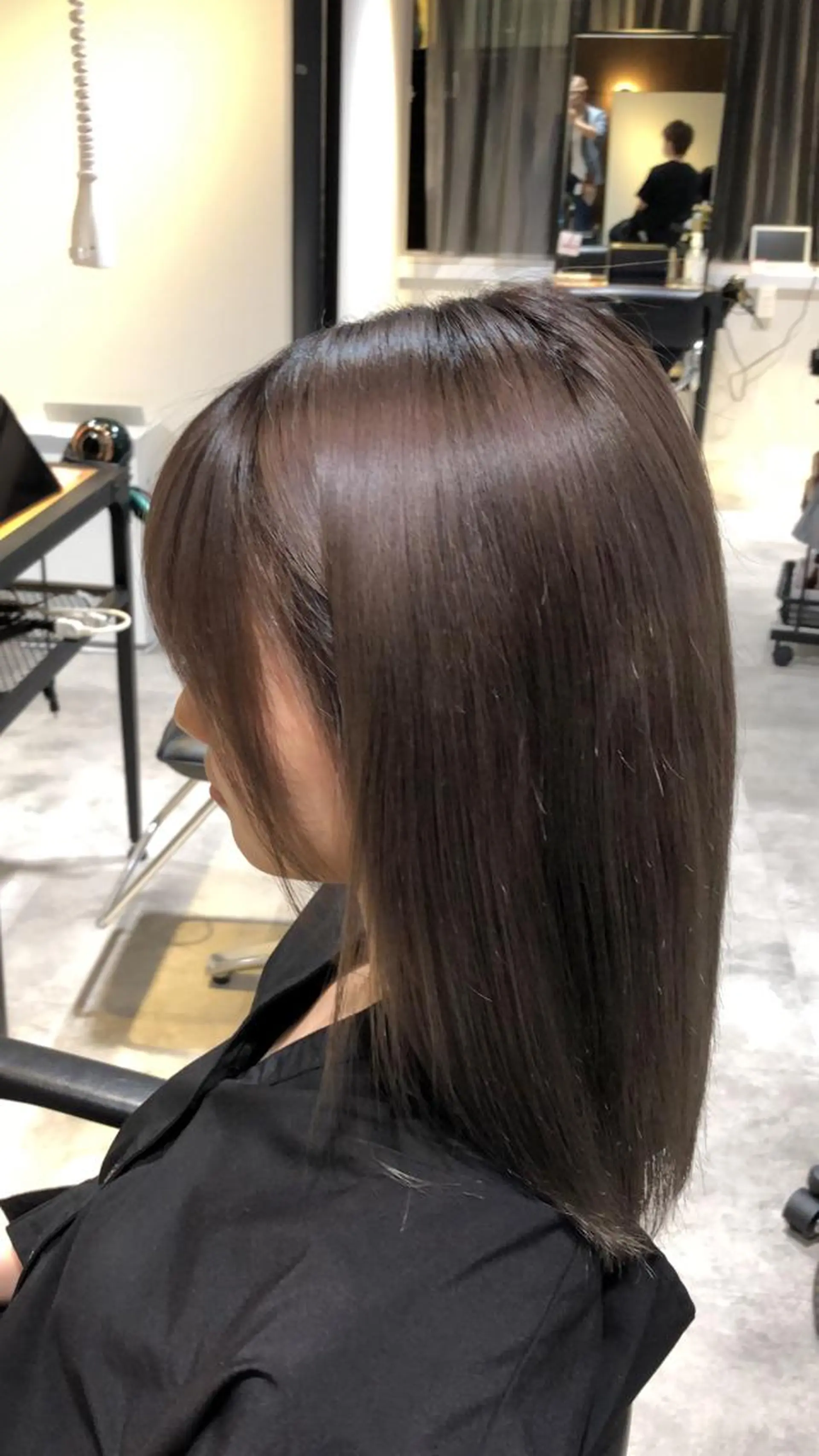 セミロング カラー GIEN 末吉 海斗のヘアスタイル