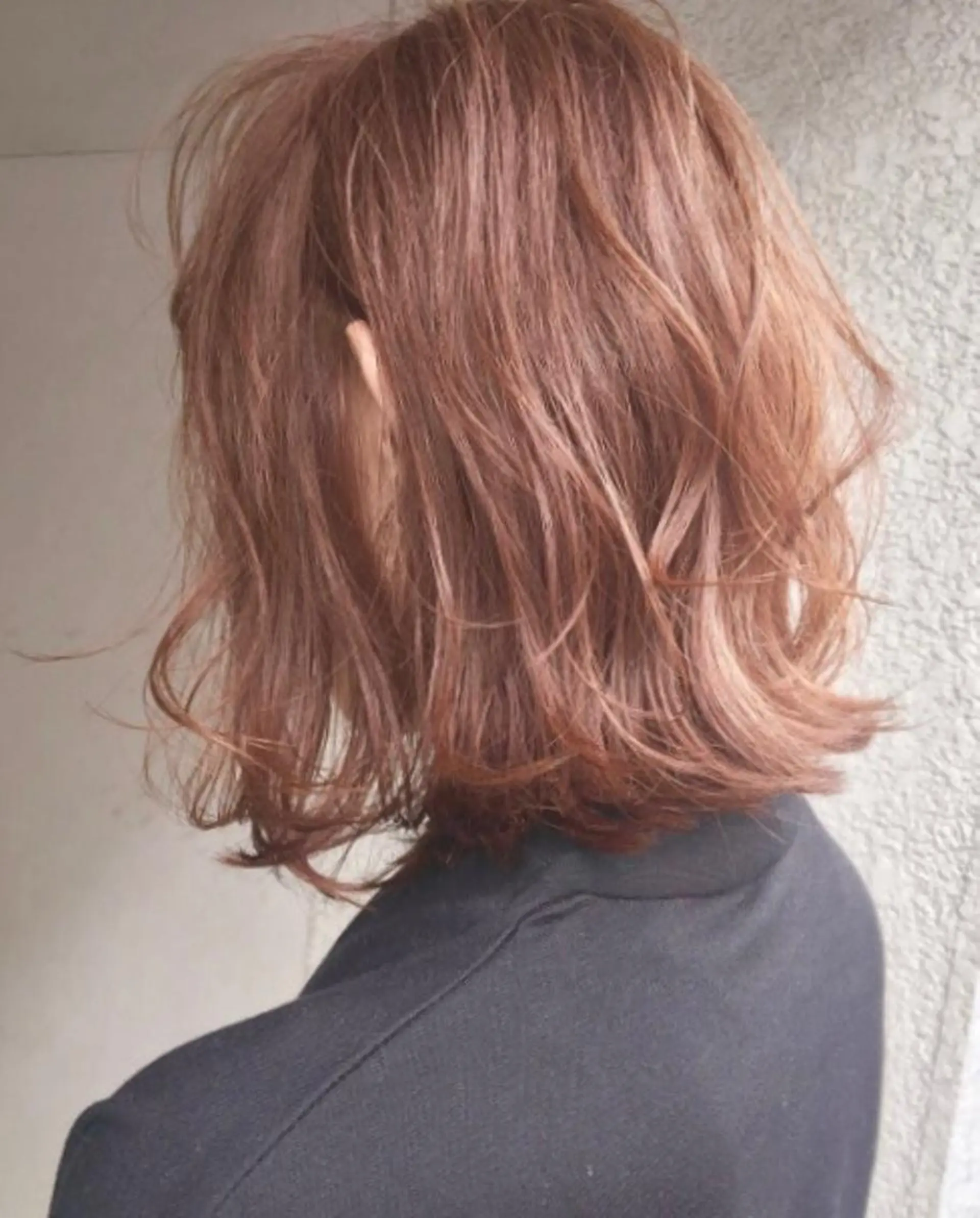 ショート カラー 切りっぱなしボブ アッシュ ベージュカラー オレンジ オレンジベージュ ケア剤オタク×海外 ヘア長谷川裕起のヘアスタイル