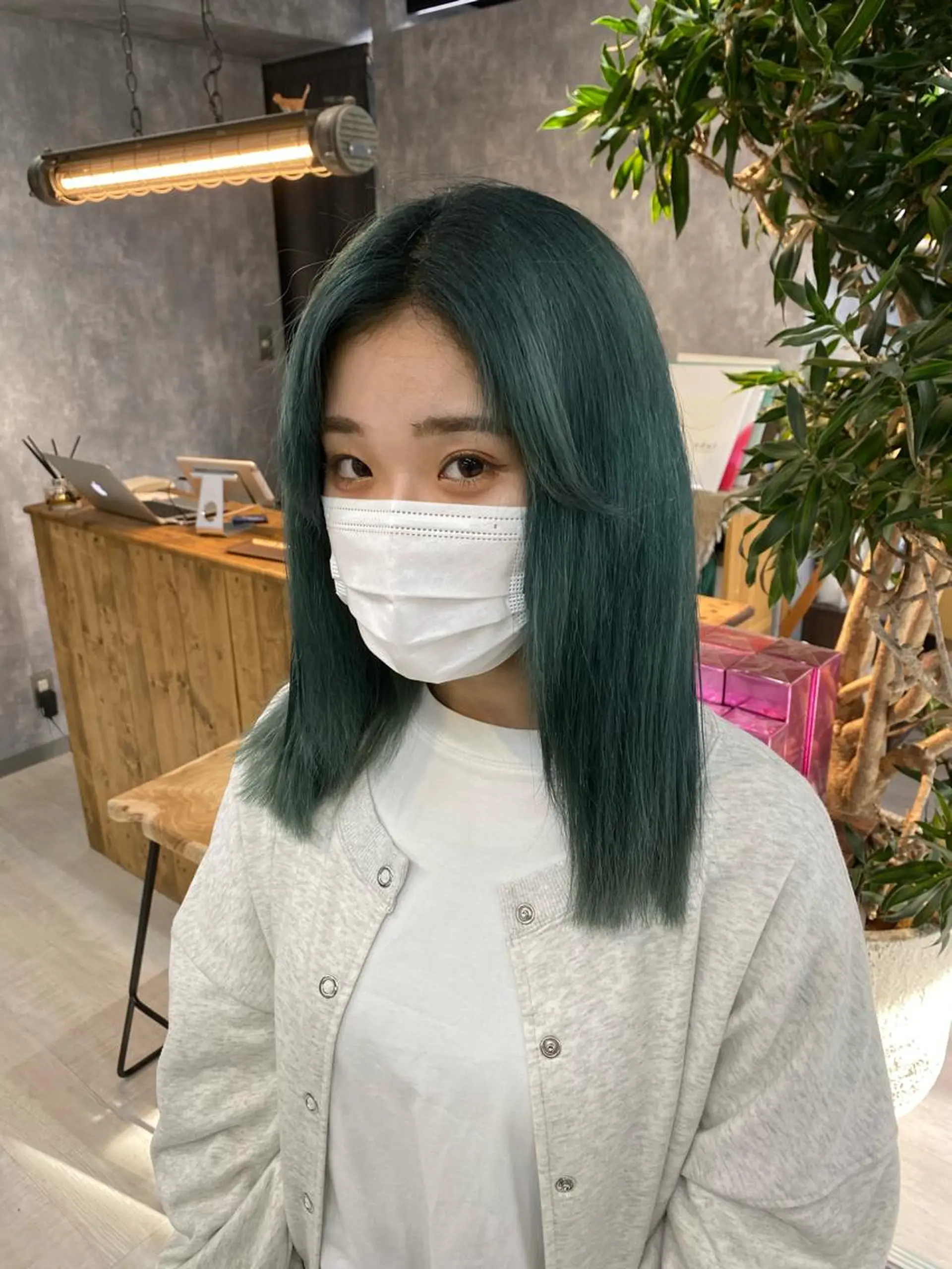 ミディアム カラー バレイヤージュ ブリーチ ケアブリーチ ダブルカラー イヤリングカラー 【.ico】心斎橋 飛田ゆうきのヘアスタイル