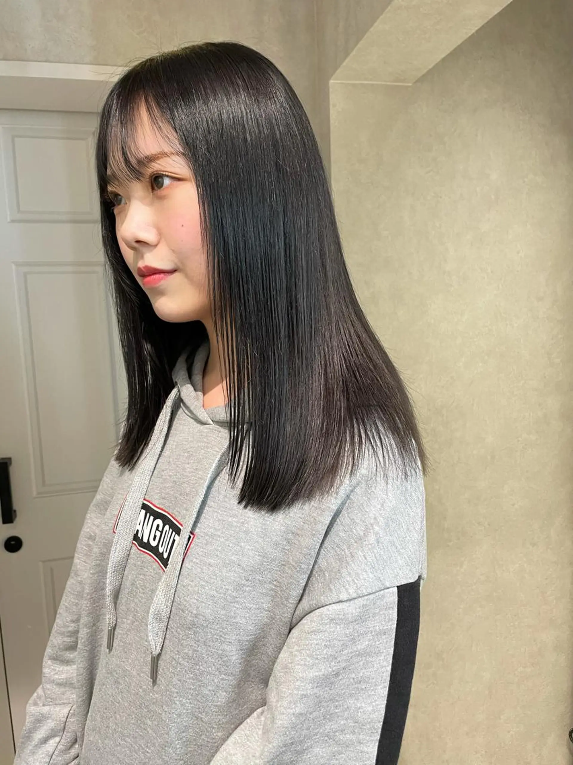 セミロング カラー 髪質改善 ヘアカラー トリートメント ナチュラル透明感🌱 小山美樹子のヘアスタイル