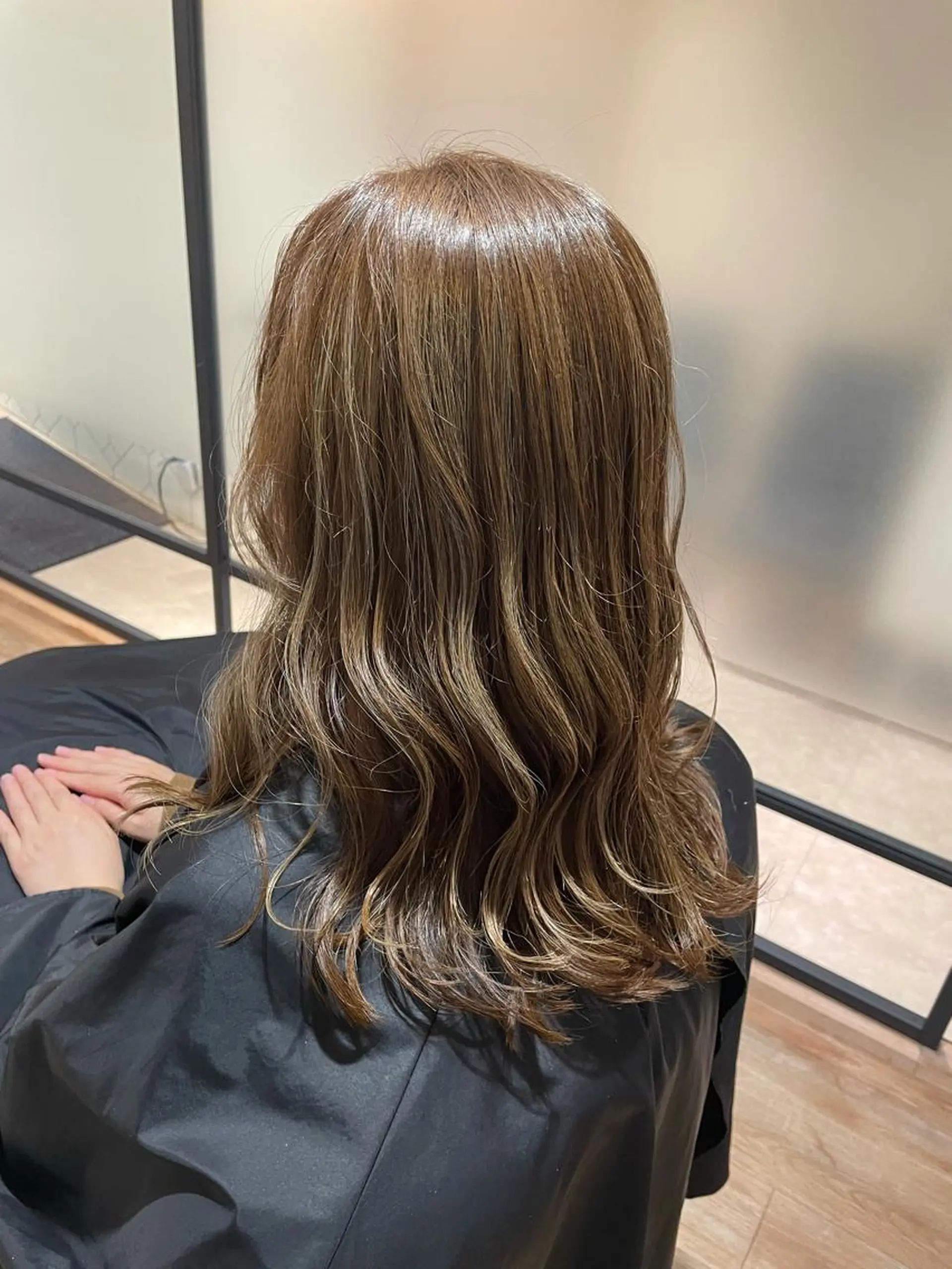 カラー ハイライトカラー カット ヘアカラー トリートメント 関 桃子のヘアスタイル