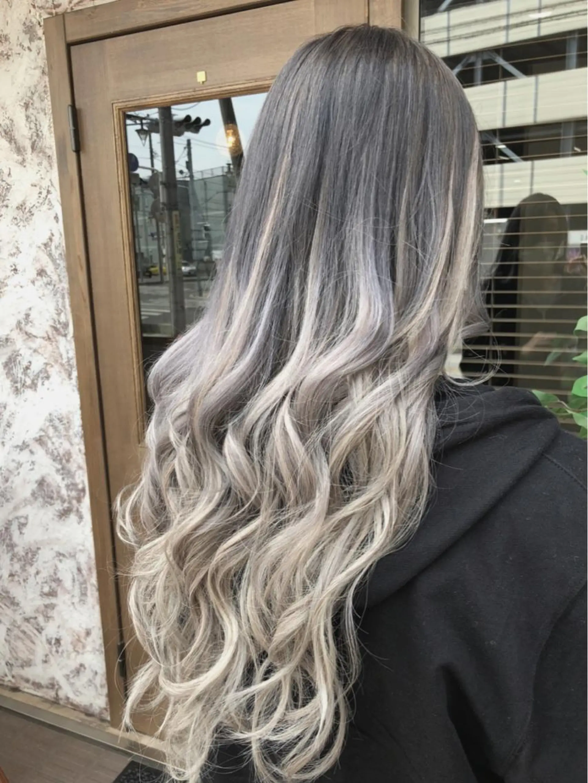 ロング カラー ヘアアレンジ エクステ ハイトーン/韓国風 🤍Nacchi🐈のマツエク・マツパデザイン