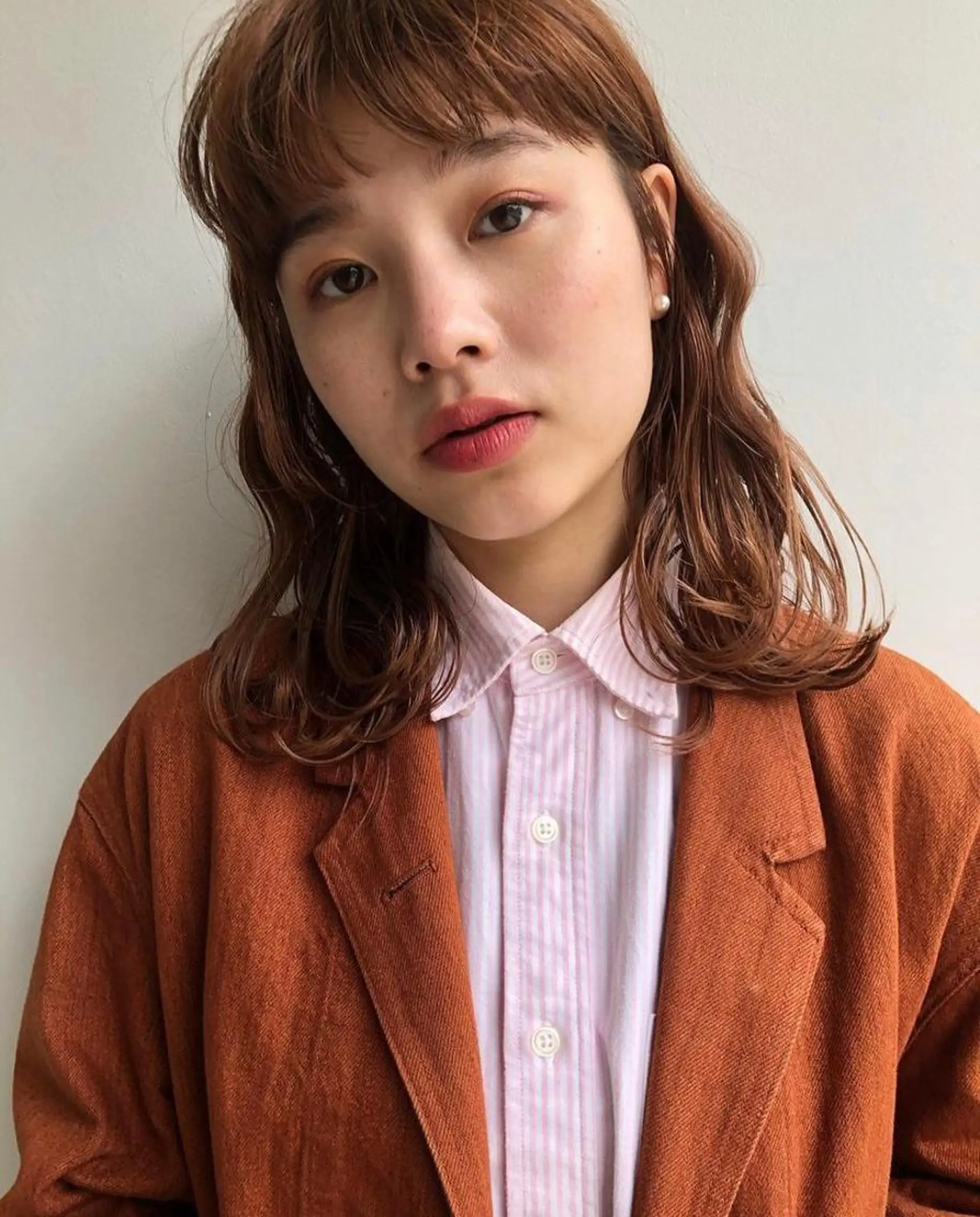 セミロング THE DAY所属・AKI HASHIMOTOのヘアスタイル