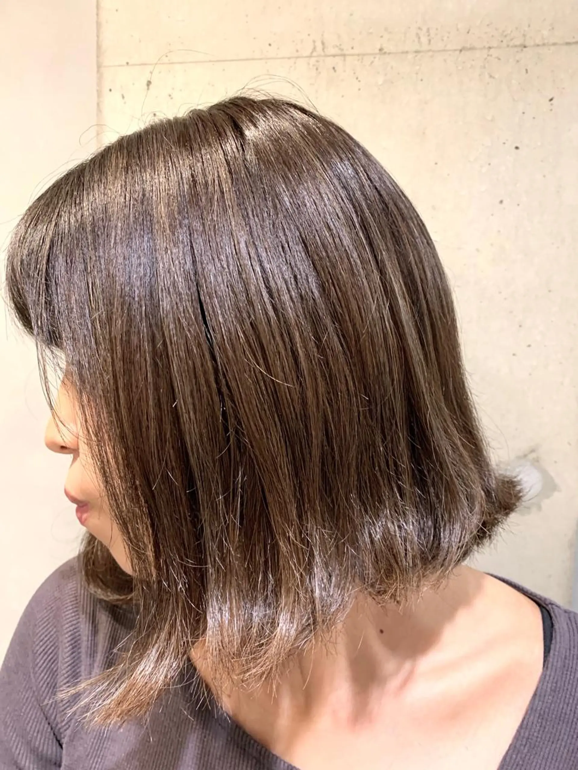 ミディアム カラー ハイライトが 得意なニキです😊のヘアスタイル