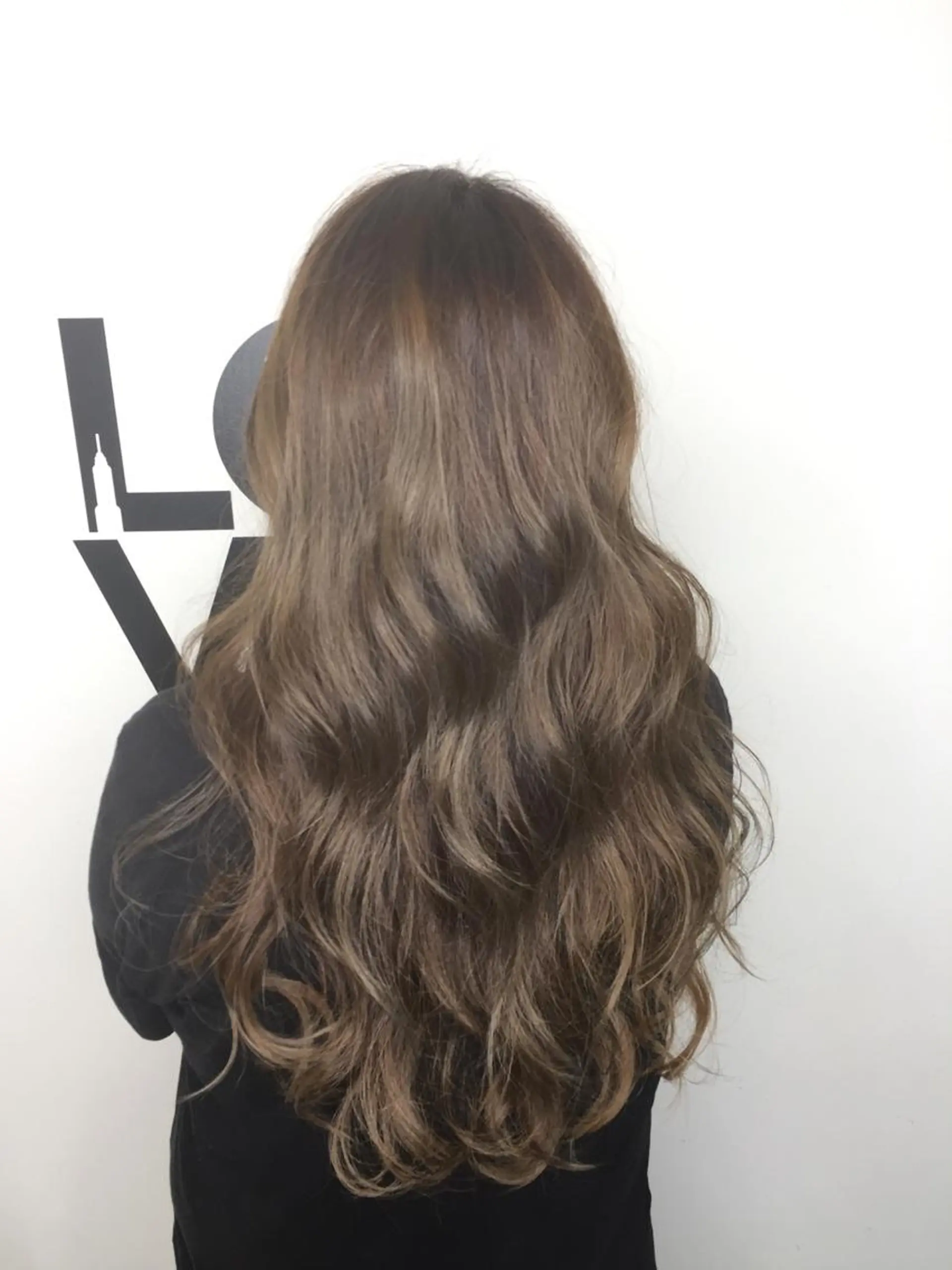 ロング カラー アッシュ アッシュグレー アッシュグレージュ グレージュ カット ヘアカラー ✂️小顔カット✂️ 山本有紀のヘアスタイル