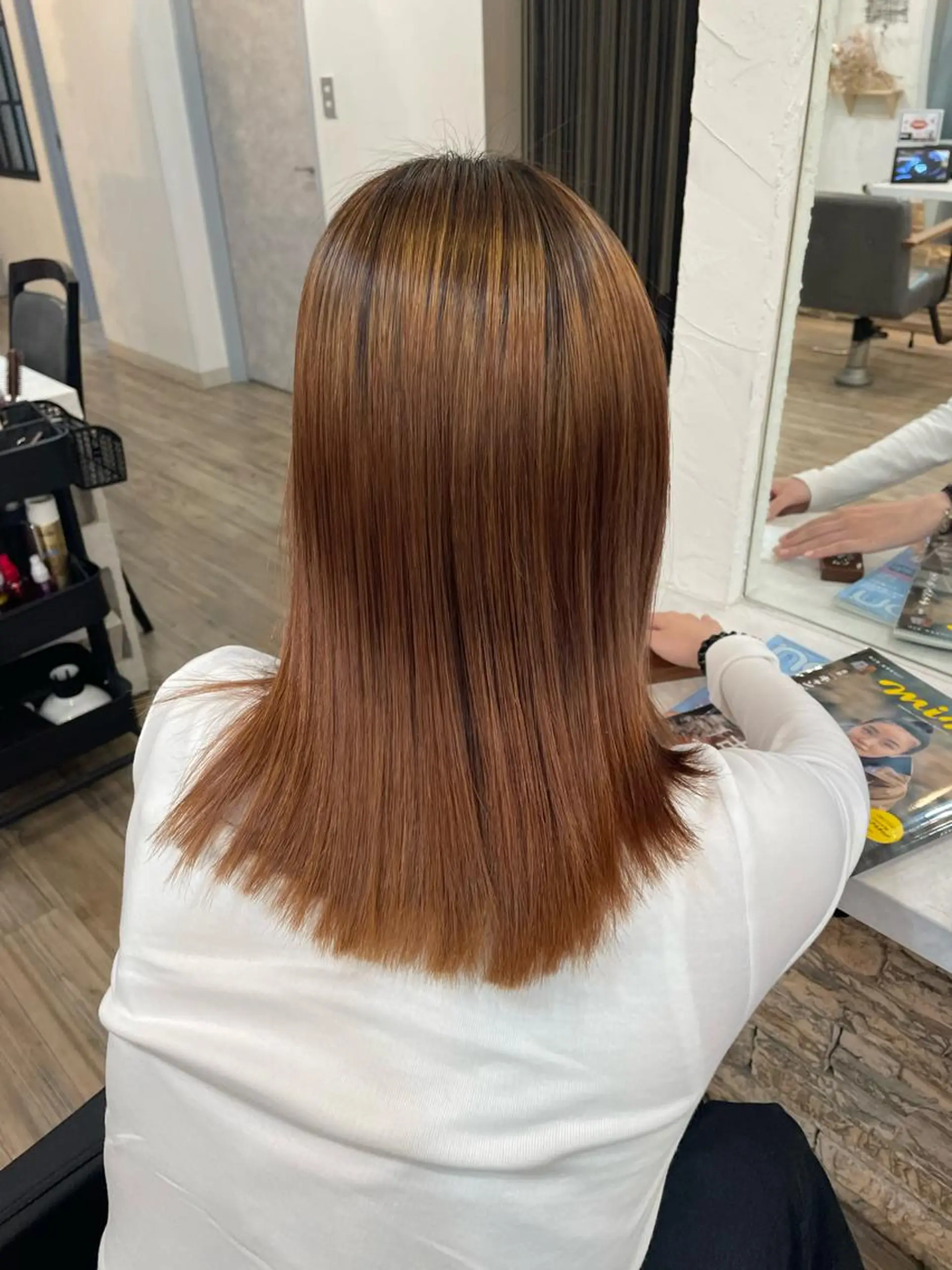 ミディアム パーマ 伸ばしかけ カット 縮毛矯正 トリートメント VISAGE ba.sk 金子詩帆のヘアスタイル