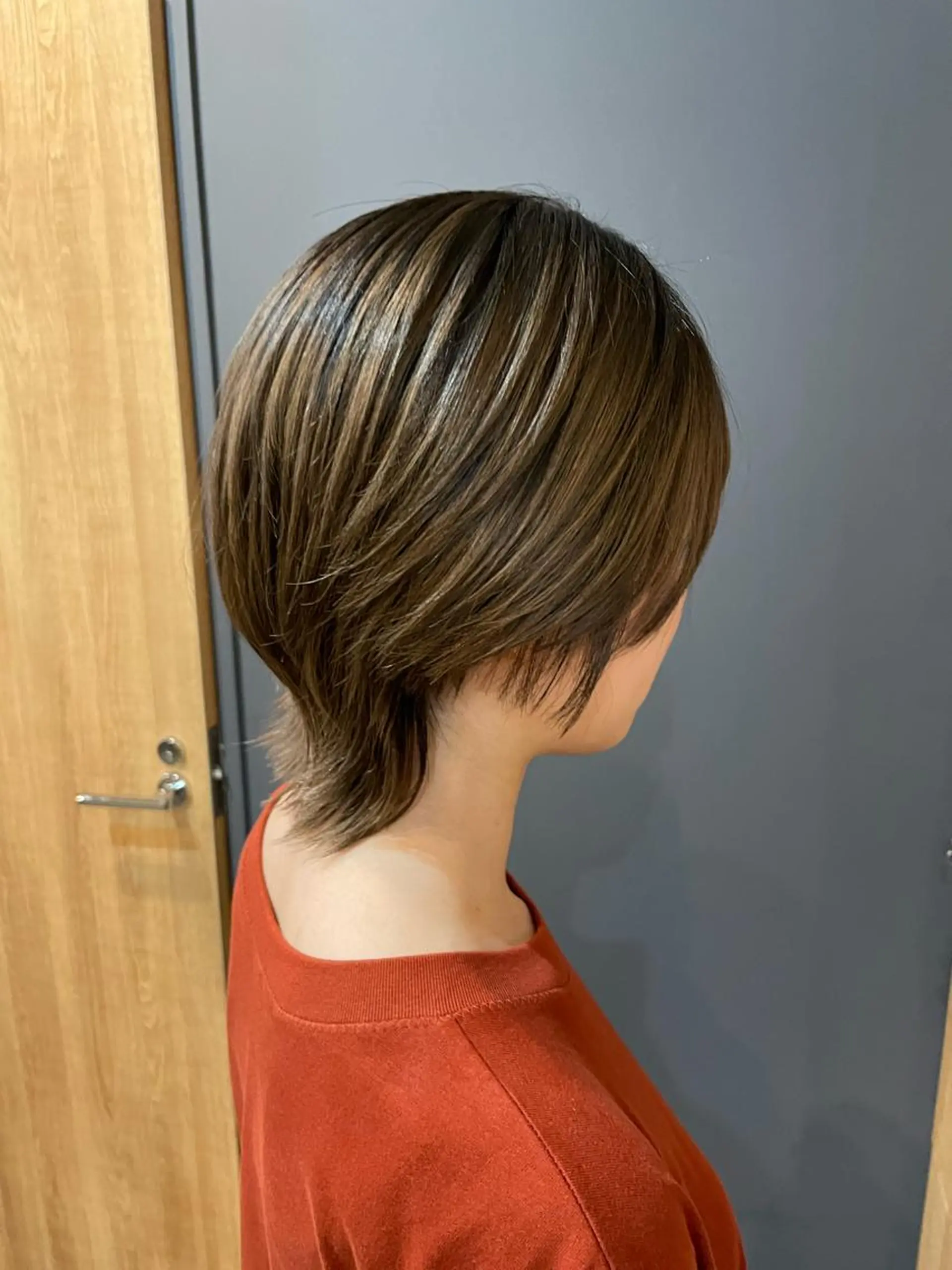 ショート ウルフカット 鎌取/透明感カラー /ボブ/顔まわりのヘアスタイル