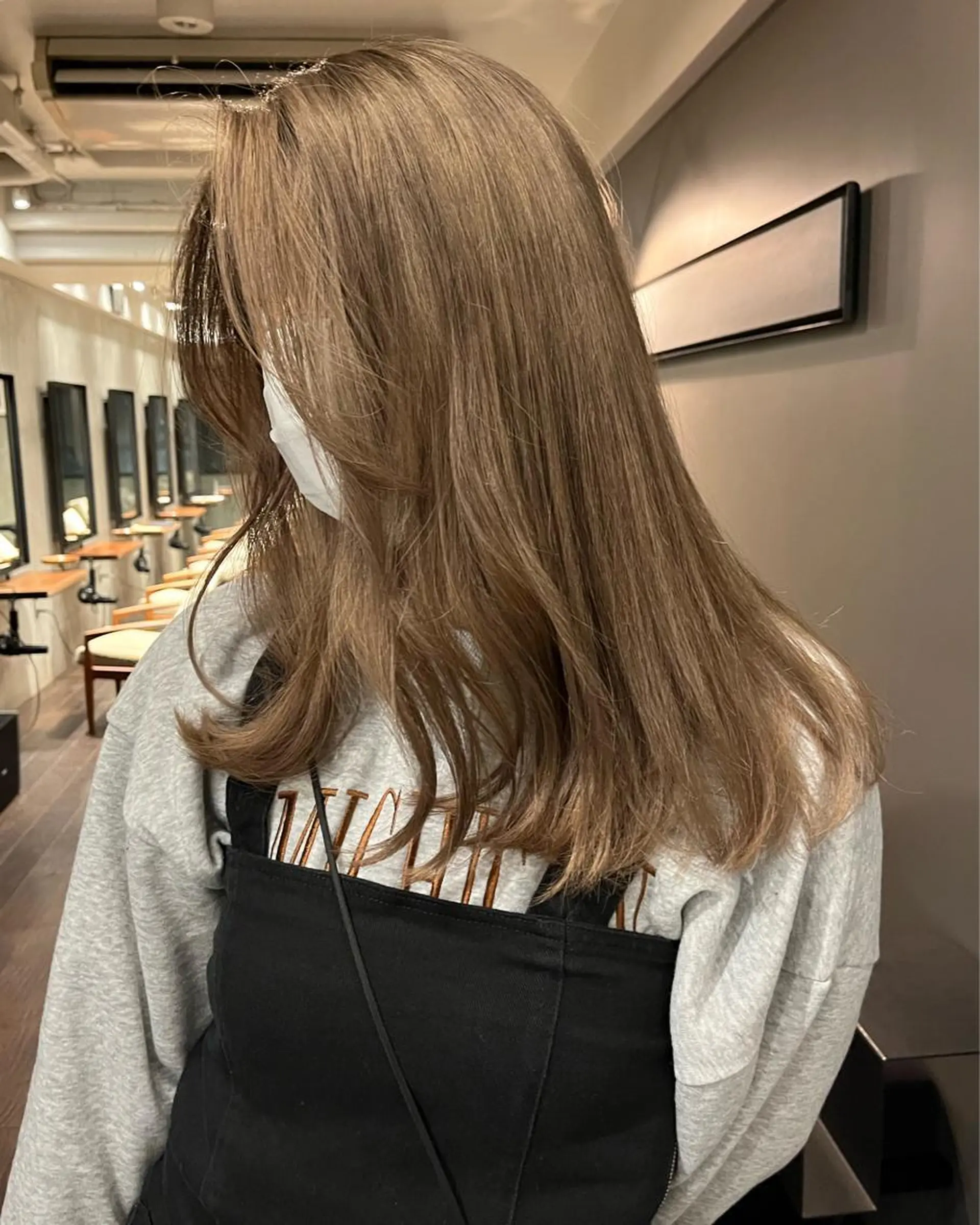 ロング カラー NERO 眞下秋歩のヘアスタイル