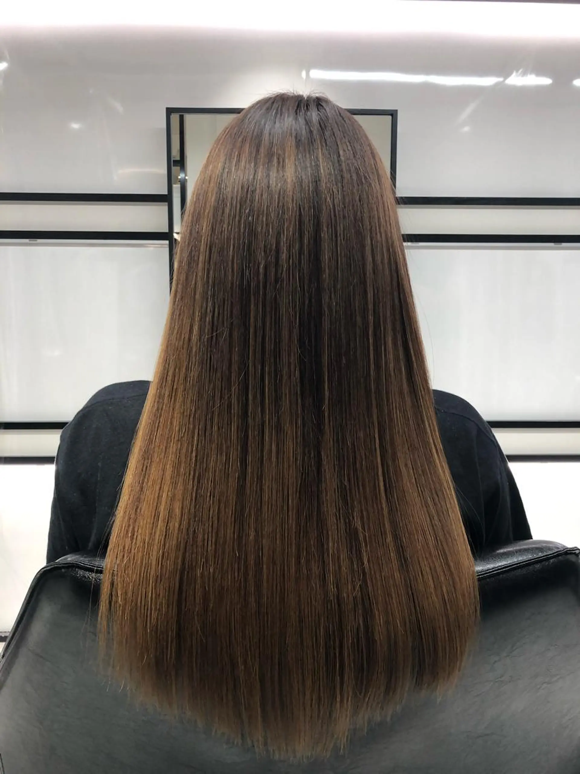 カラー 髪質改善 レイヤーカット 早崎太生のヘアスタイル