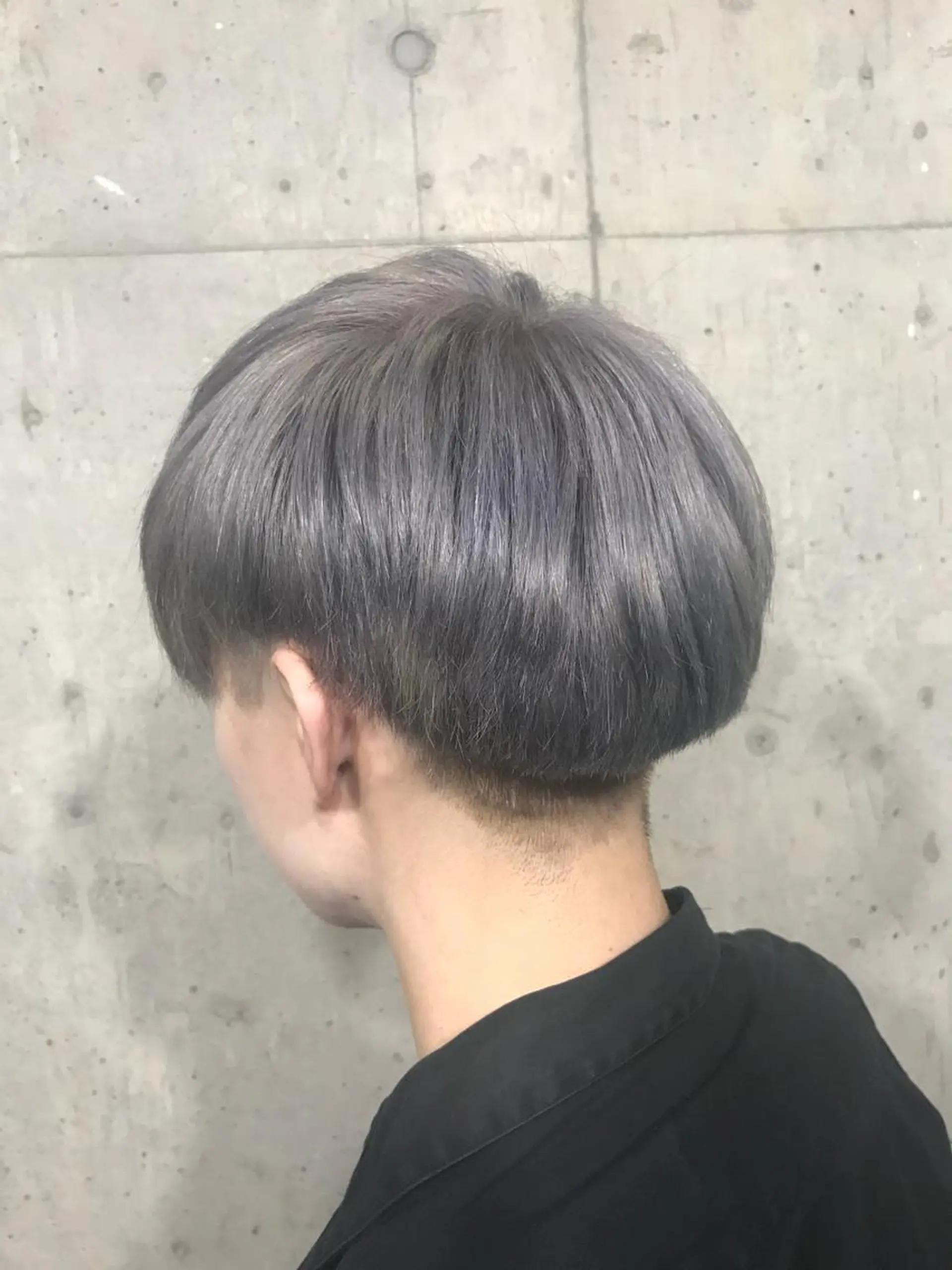 ショート カラー パーマ ヘアアレンジ メンズ キッズ ネイル マツエク・マツパ シルバー シルバー サロンドミルク 原宿のヘアスタイル