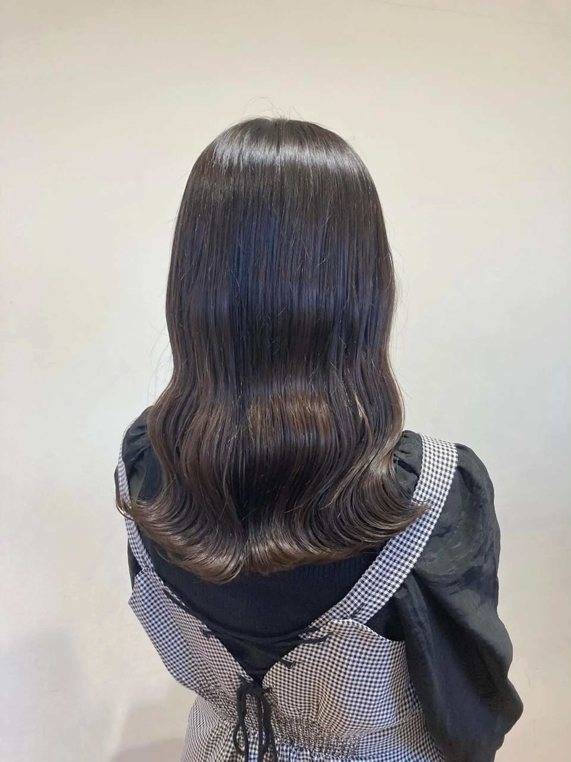 セミロング カット ヘアカラー トリートメント 梅山 美侑のヘアスタイル