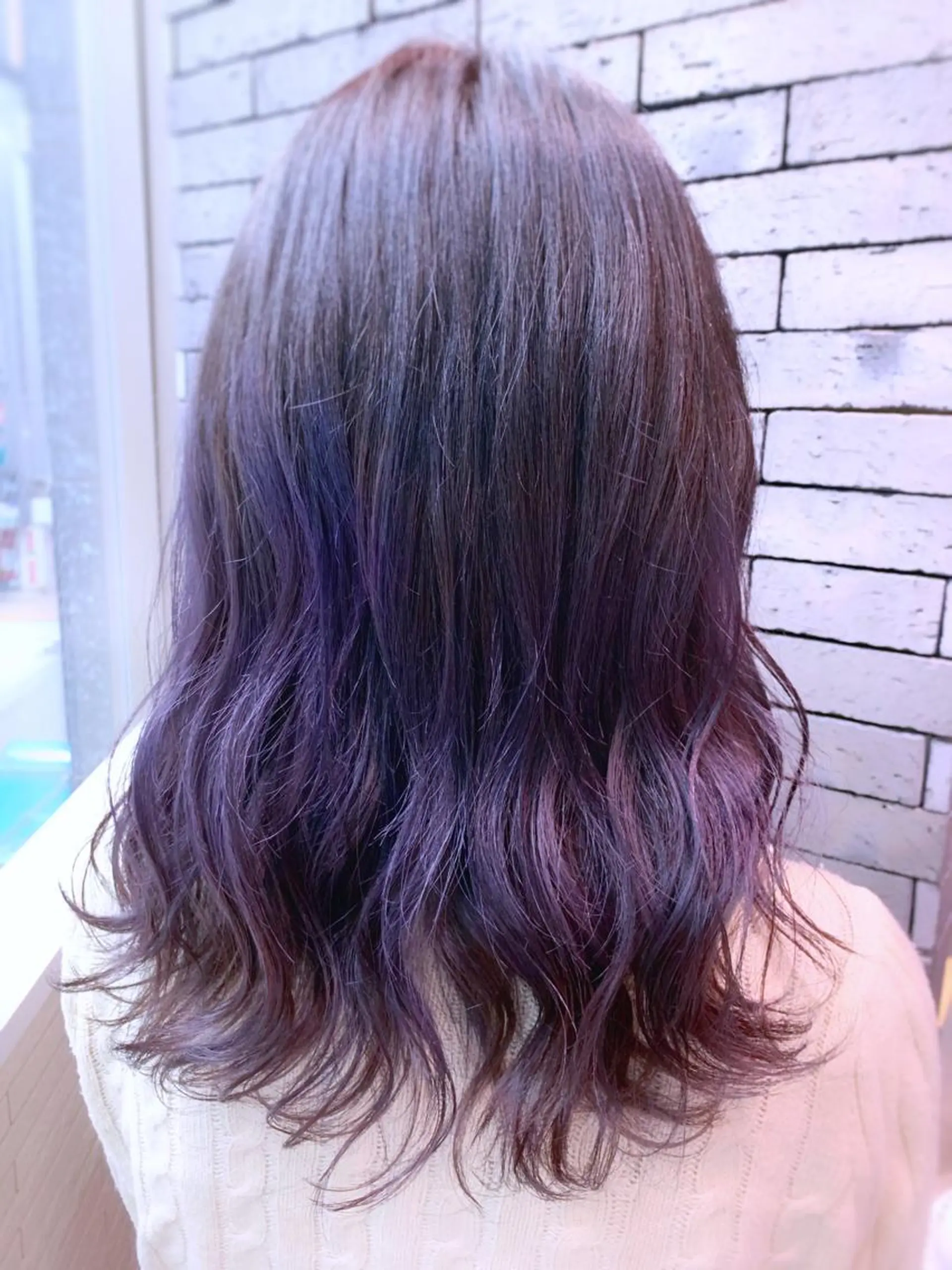 カラー EMANON新宿南口所属・ケアブリーチ×艶カラ ー️🫧Shioriのヘアスタイル