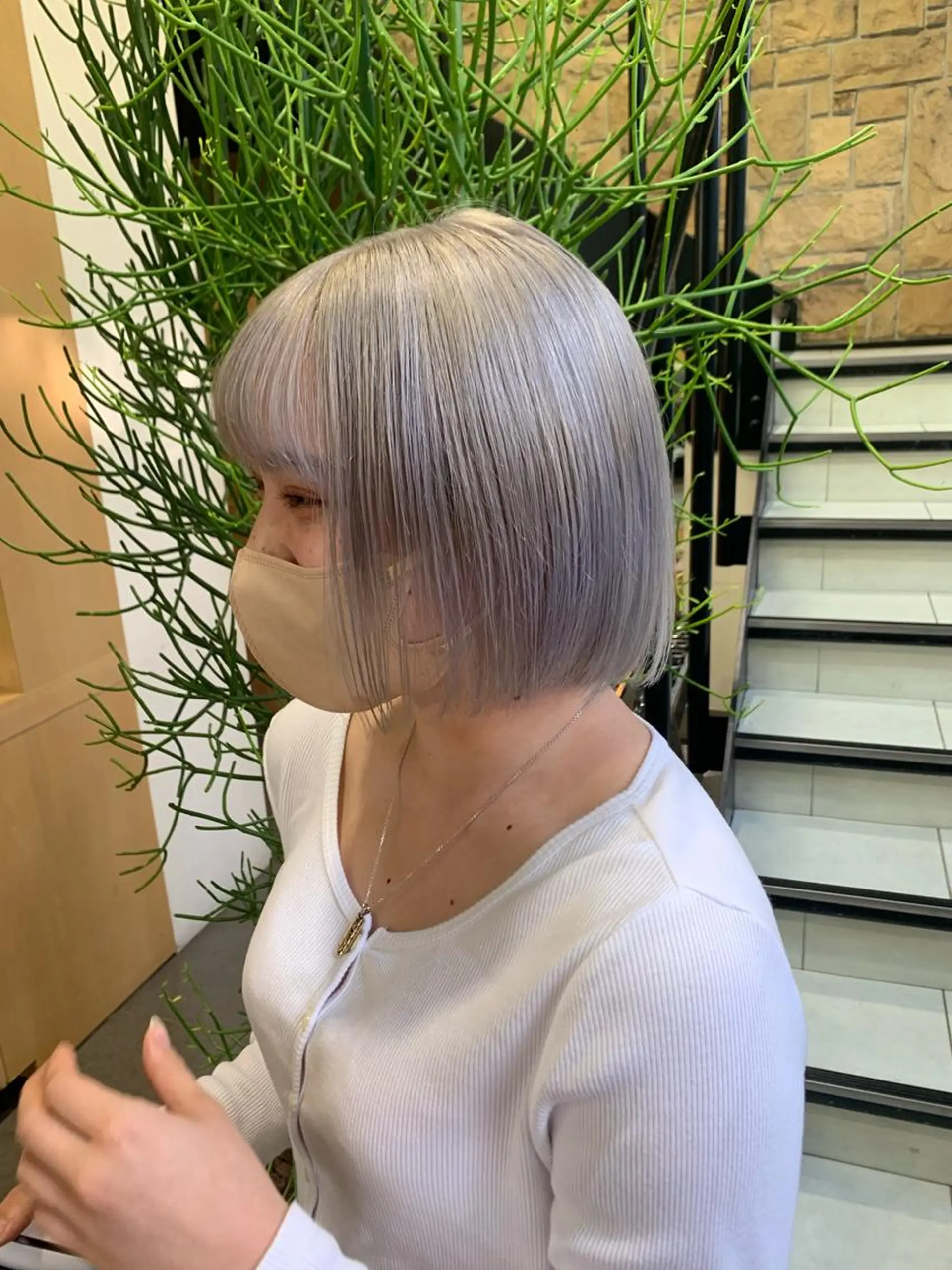 ショート カラー ヘアカラー 海外girl🤎 透明感ベージュmaoのヘアスタイル