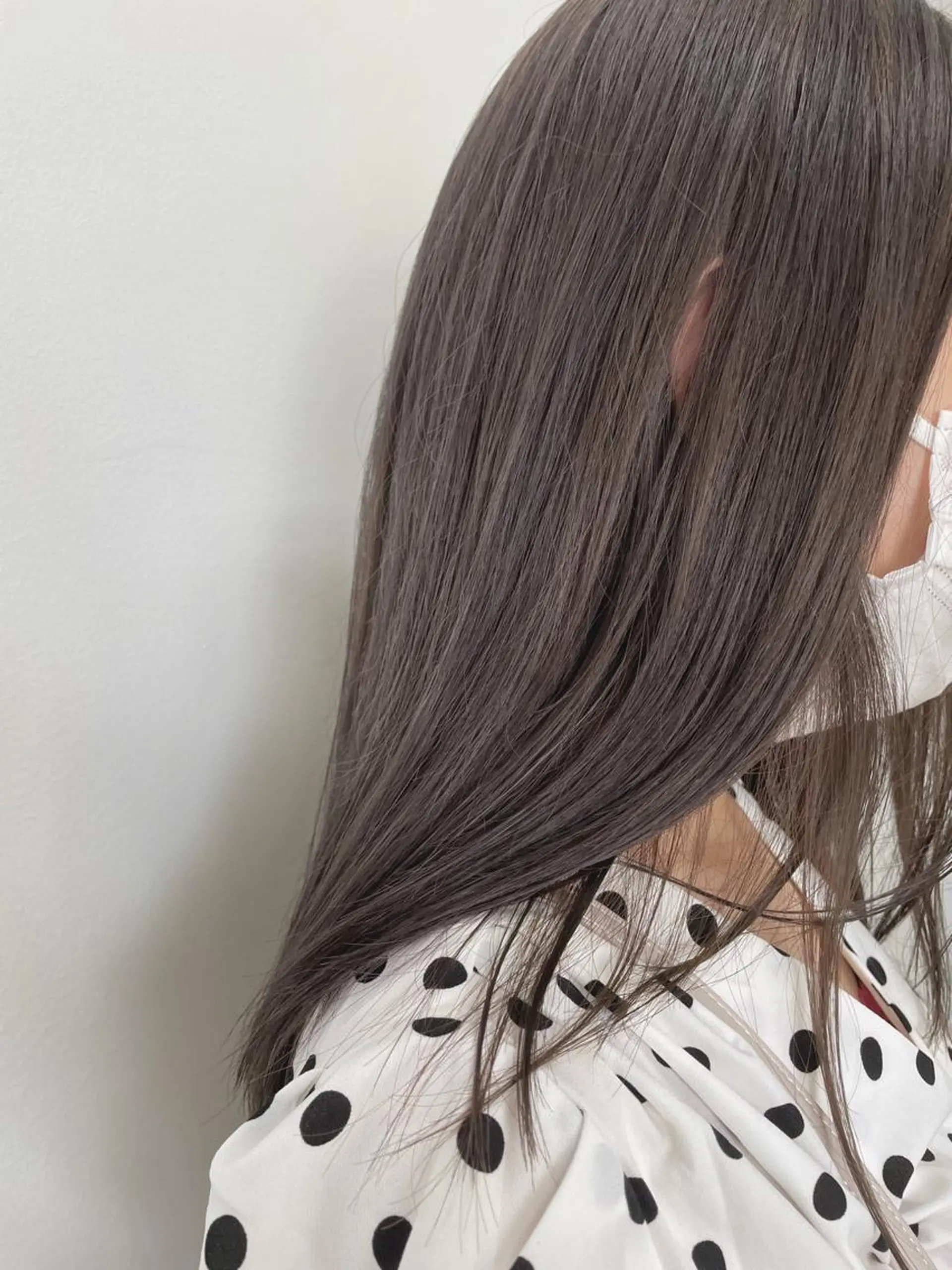 セミロング カラー カット ヘアカラー トリートメント PHIDGE所属・山下 千明のヘアスタイル