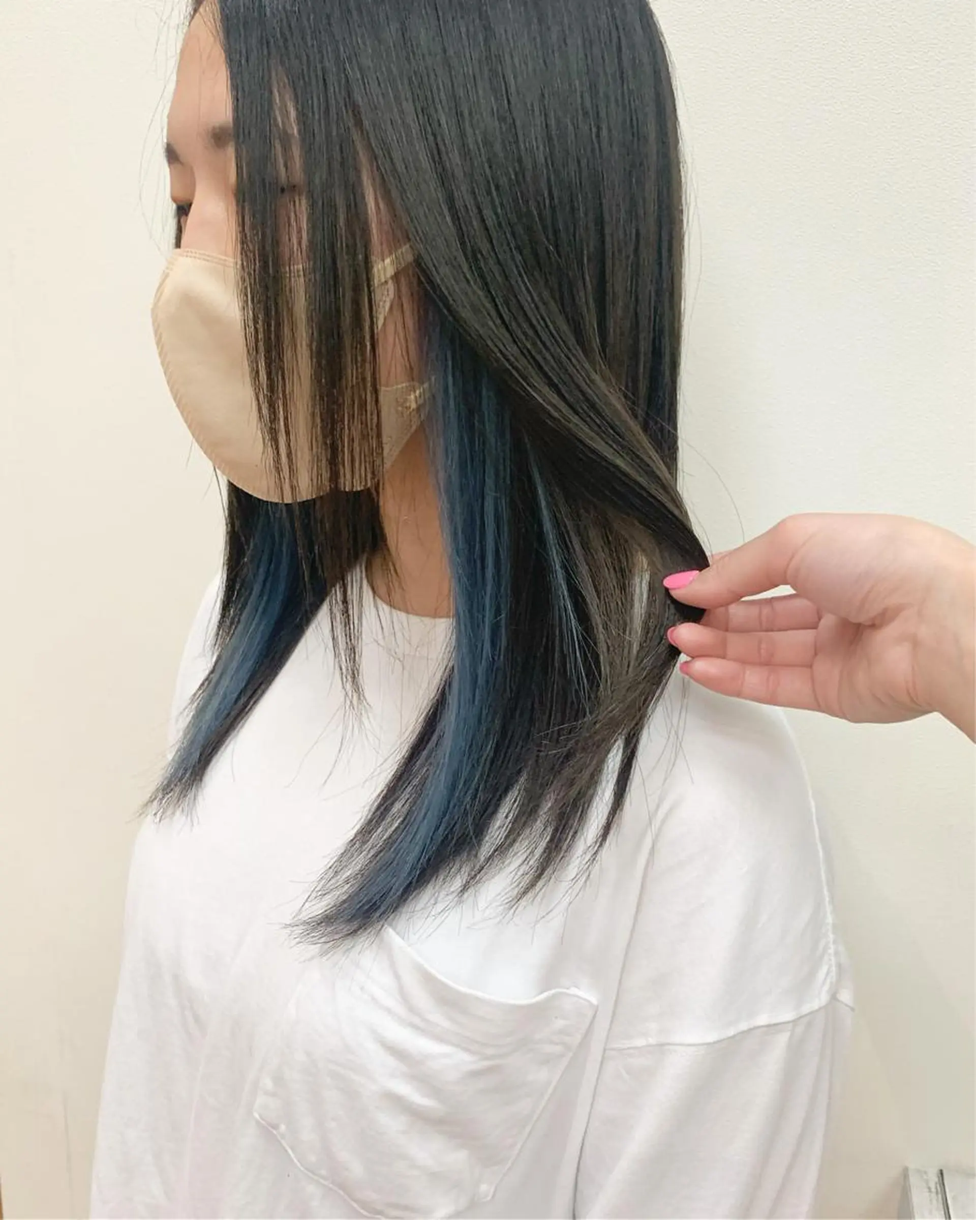 セミロング カラー ﾊｲﾄｰﾝ/ｼｮｰﾄ 村上淳乃🐥のヘアスタイル