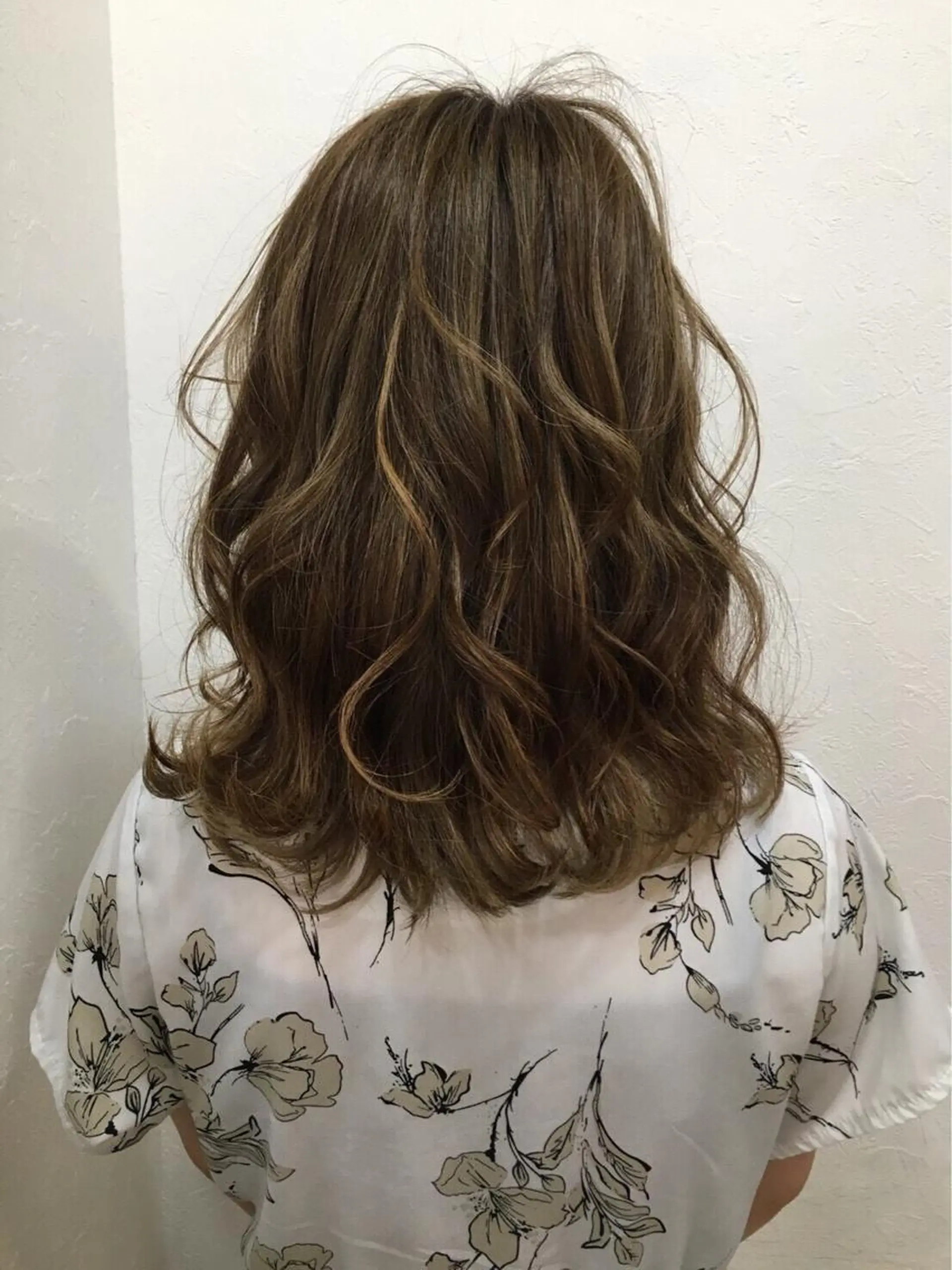 カラー ○HITOMI ○のヘアスタイル