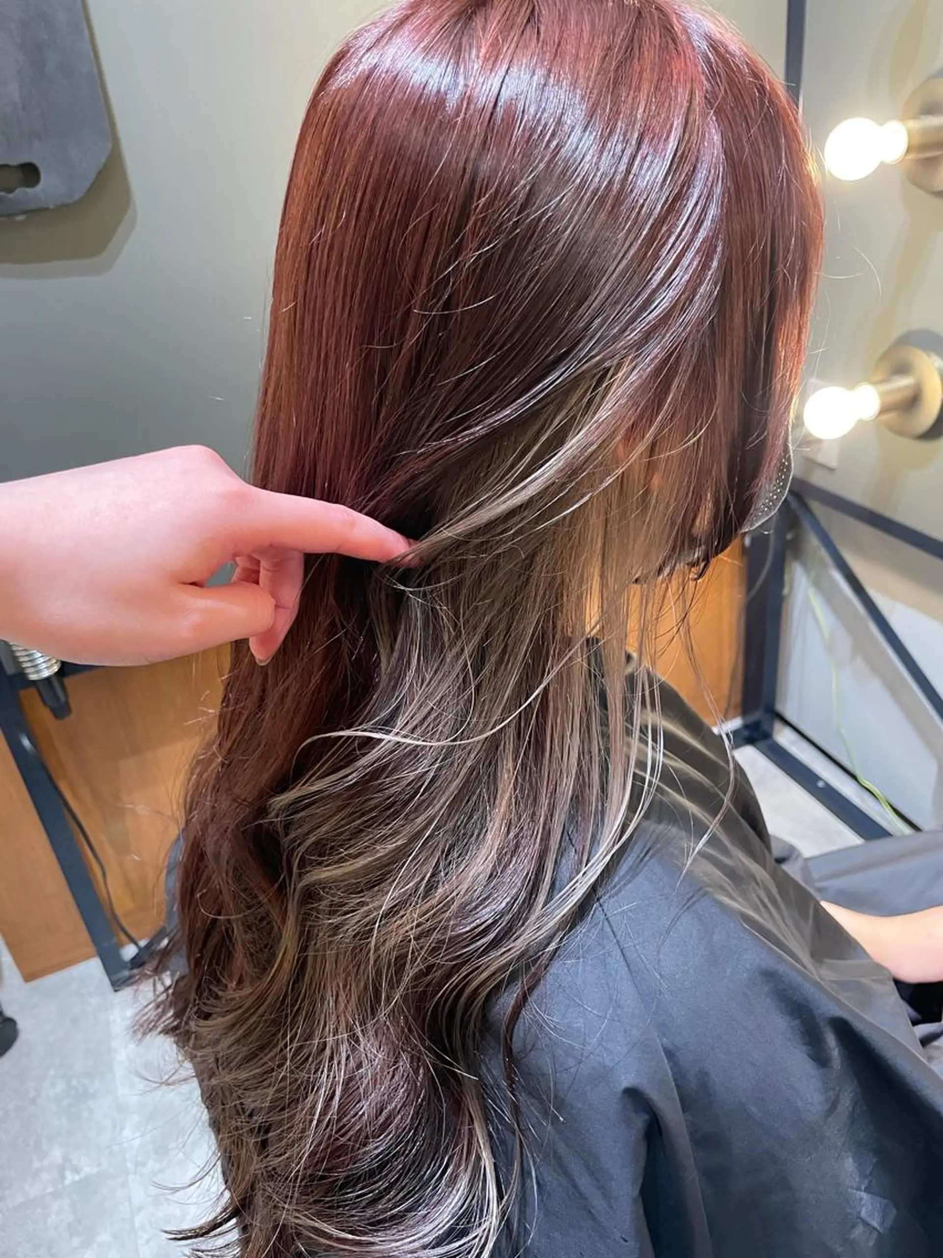 ロング 横山 菜摘のヘアスタイル