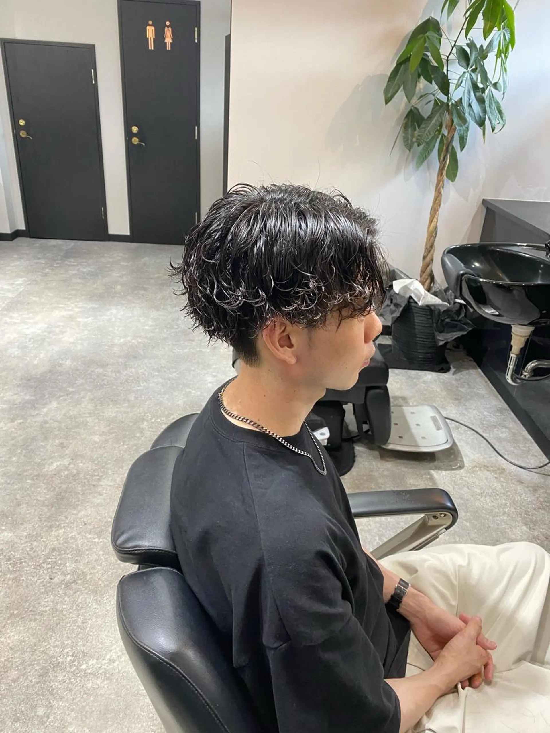 ショート パーマ メンズ フェードカット メンズパーマ スキンフェード ツイストスパイラルパーマ スパイラルパーマ パーマ 前田賢生 ご新規様はNGのヘアスタイル