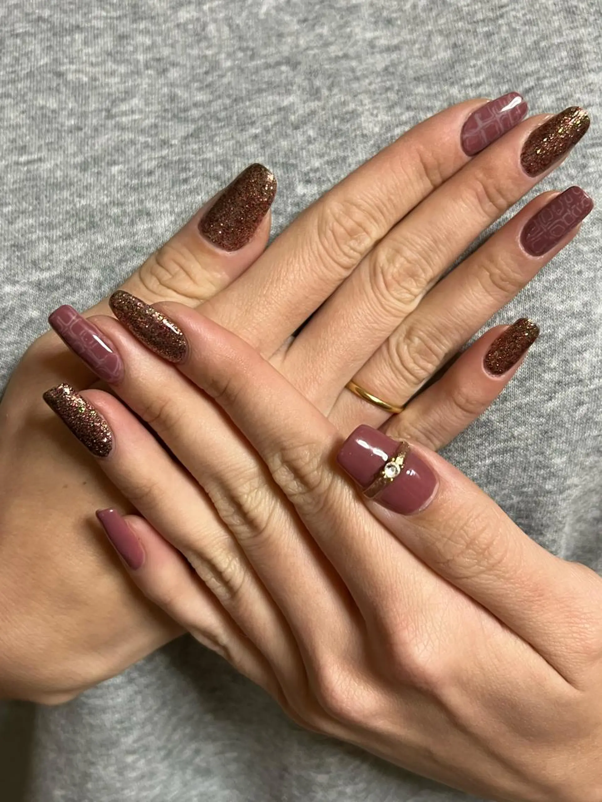 ネイル HENRIETTA NAILSALONのネイルデザイン