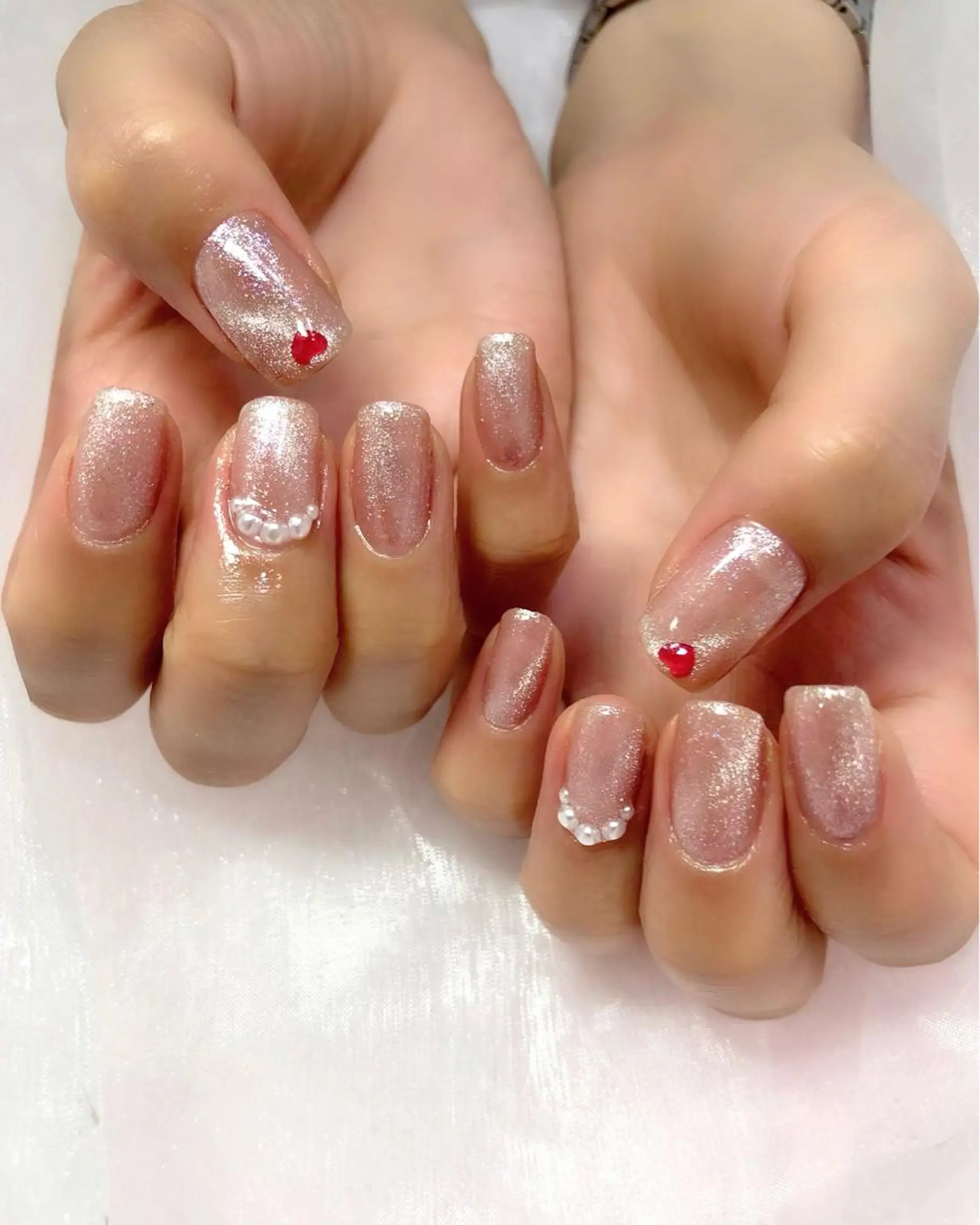 ネイル マグネットネイル ピンク 梅津 郁美のネイルデザイン