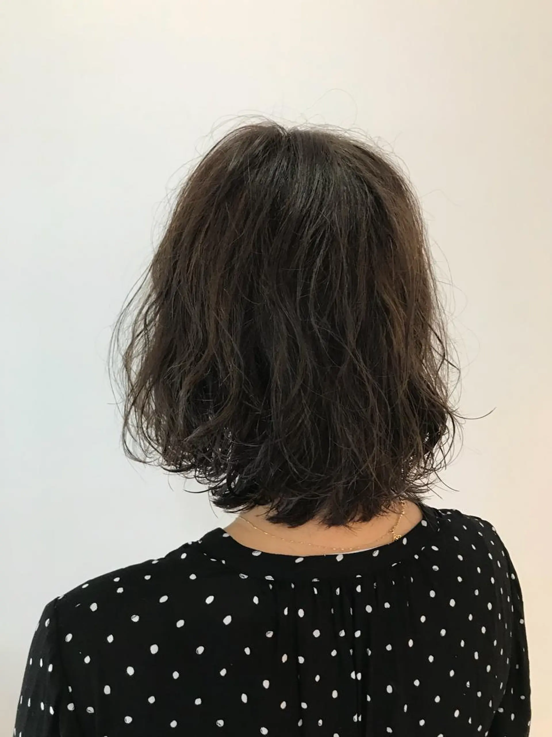 ミディアム パーマ ミディアムパーマ デジタルパーマ カット パーマ トリートメント ヘッドスパ AILEE所属・ウルフカット レイヤーカット上柿のヘアスタイル