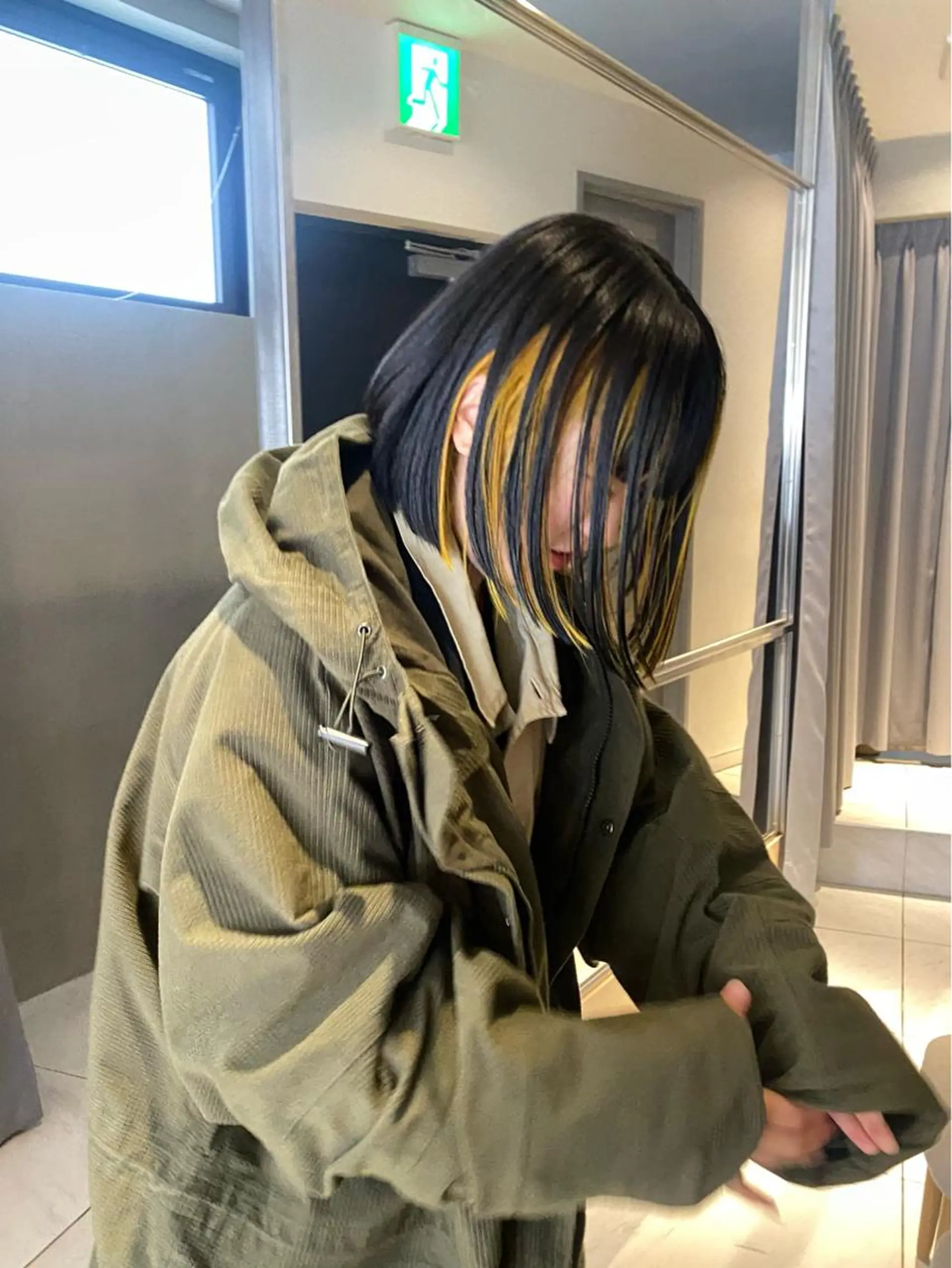 ショート カラー 艶髪/ダークトーン 🩶丸山日向のヘアスタイル