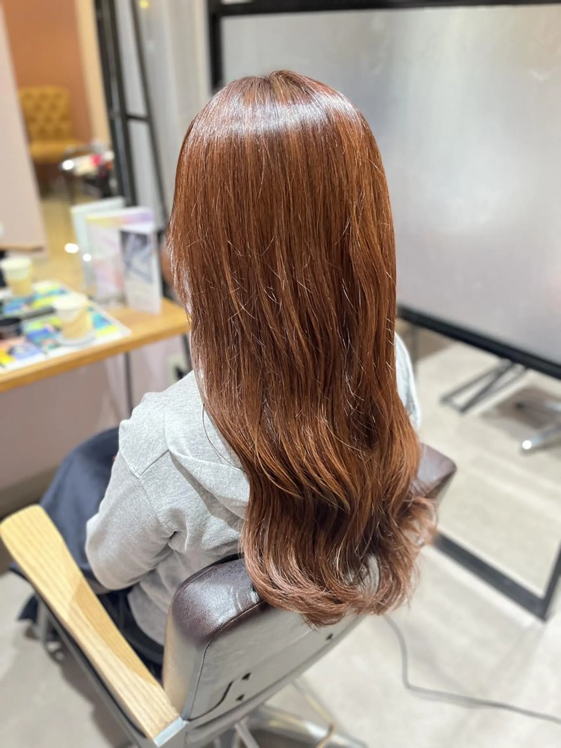ロング ヘアカラー 上原 花奈のヘアスタイル