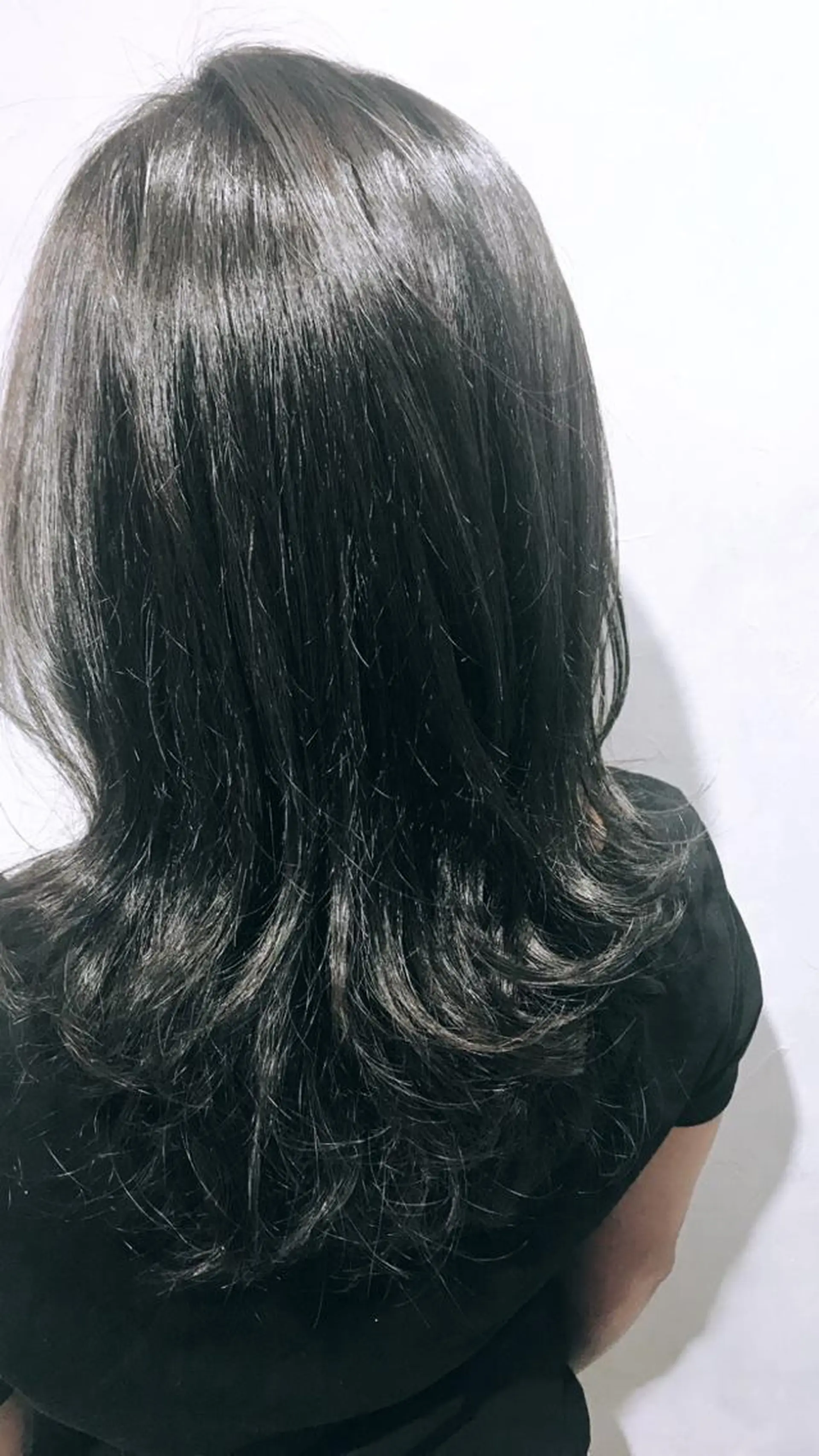 セミロング カラー EIGHT second【エイトセカンド】所属・江畑 匠 新宿三丁目 徒歩30秒⭐️のヘアスタイル