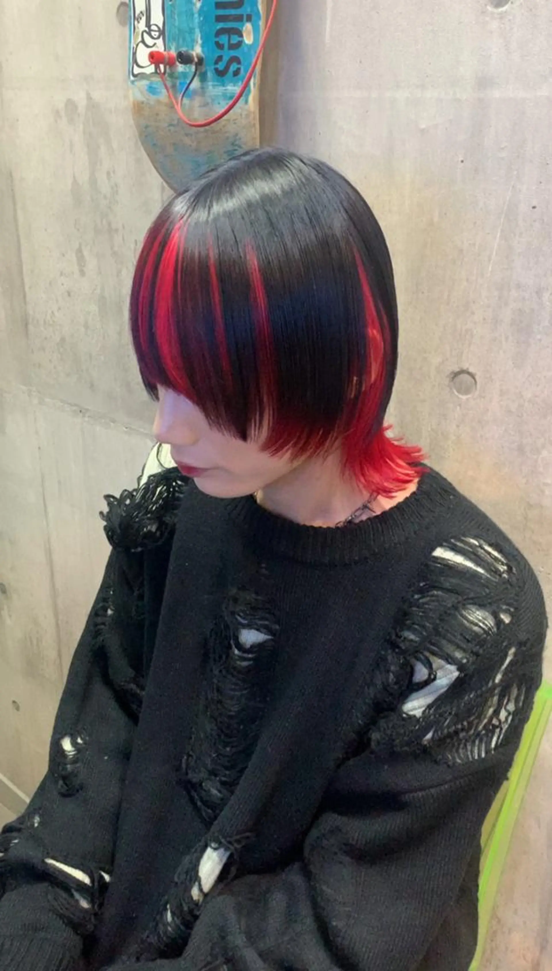 ミディアム カラー ウルフカットデザイン カラー特化アールイーのヘアスタイル