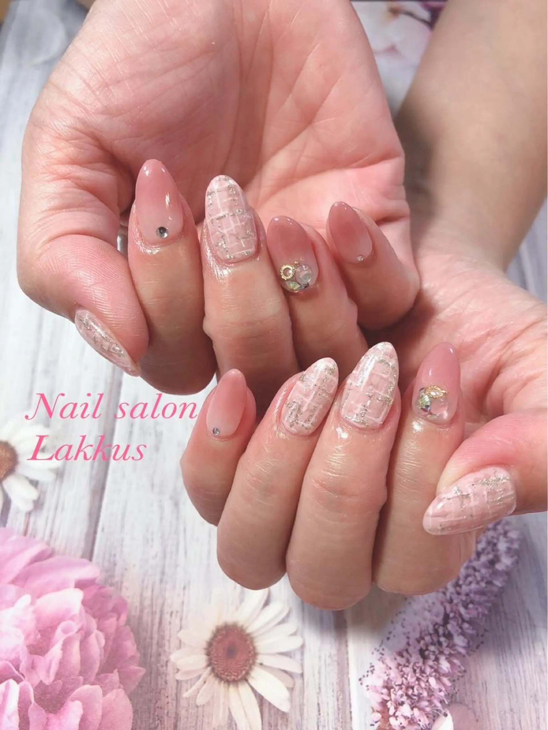 ネイル Lakkus T－CHIのネイルデザイン