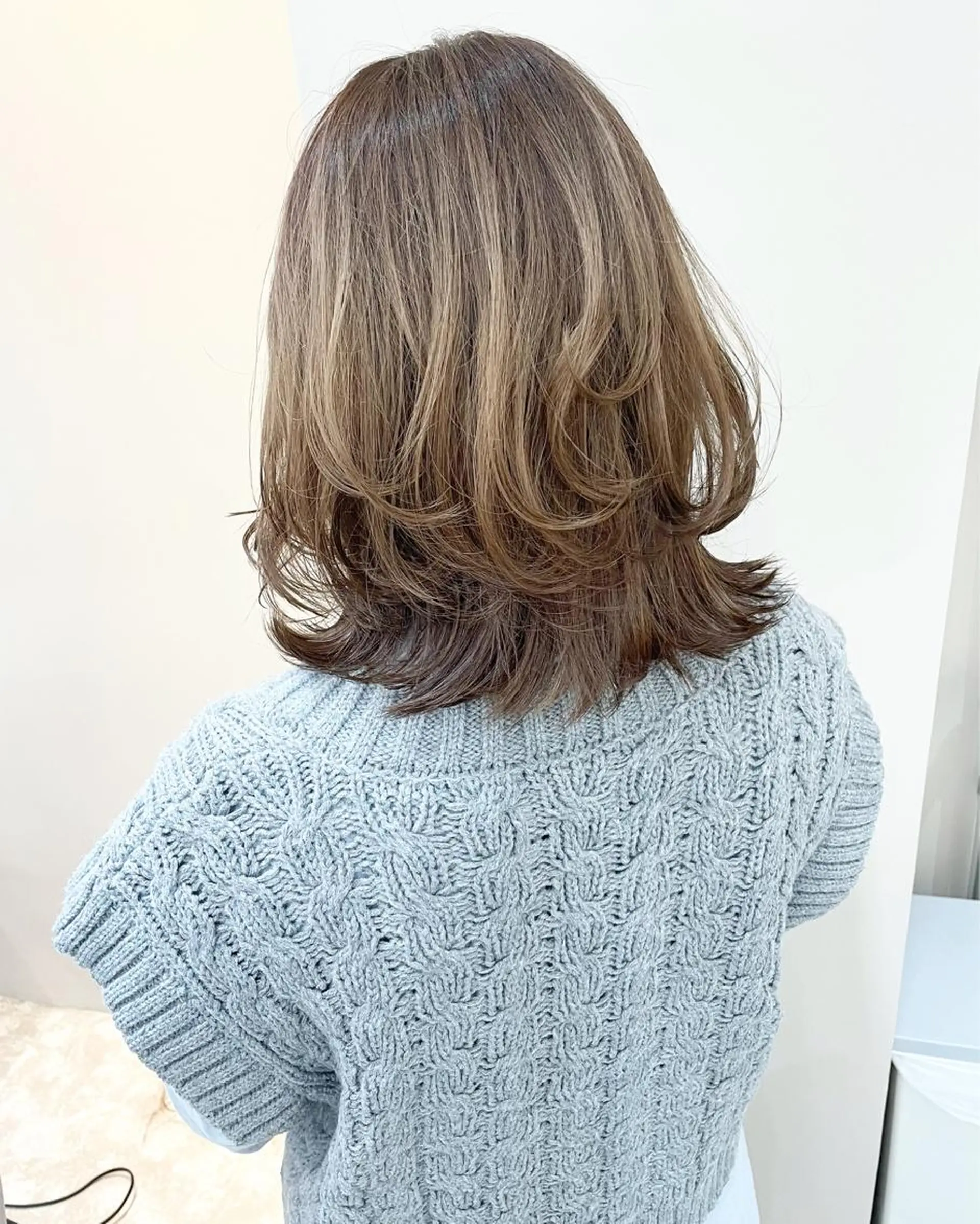 ミディアム Ess所属・YUKI / レイヤーカット🤍のヘアスタイル