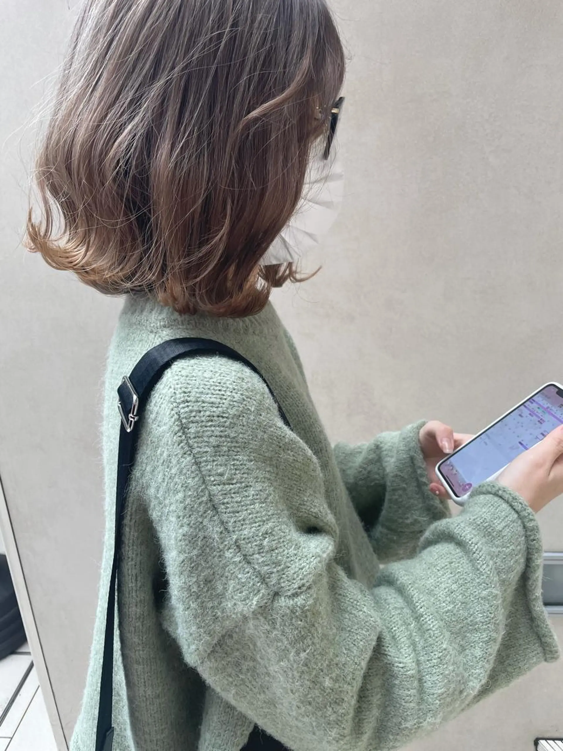 ミディアム カラー ベージュカラー ミルクティーベージュ ケアブリーチ/ エクステ/レイヤーのヘアスタイル