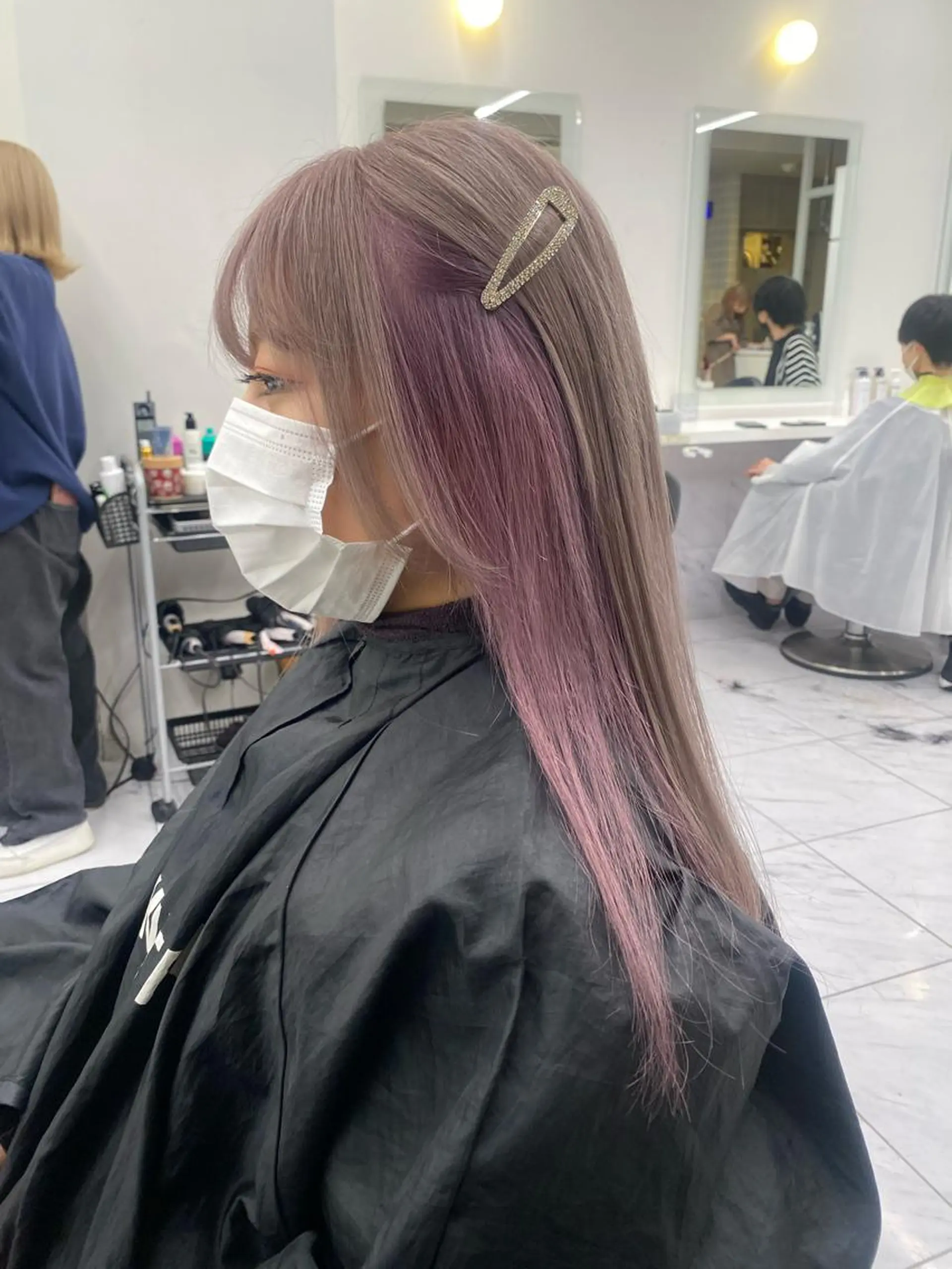 ロング カラー ベージュカラー ブリーチ ケアブリーチ イヤリングカラー ハイライトカラー ヘアカラー ヘアセット 韓国/トレンド レイヤー【101】のヘアスタイル