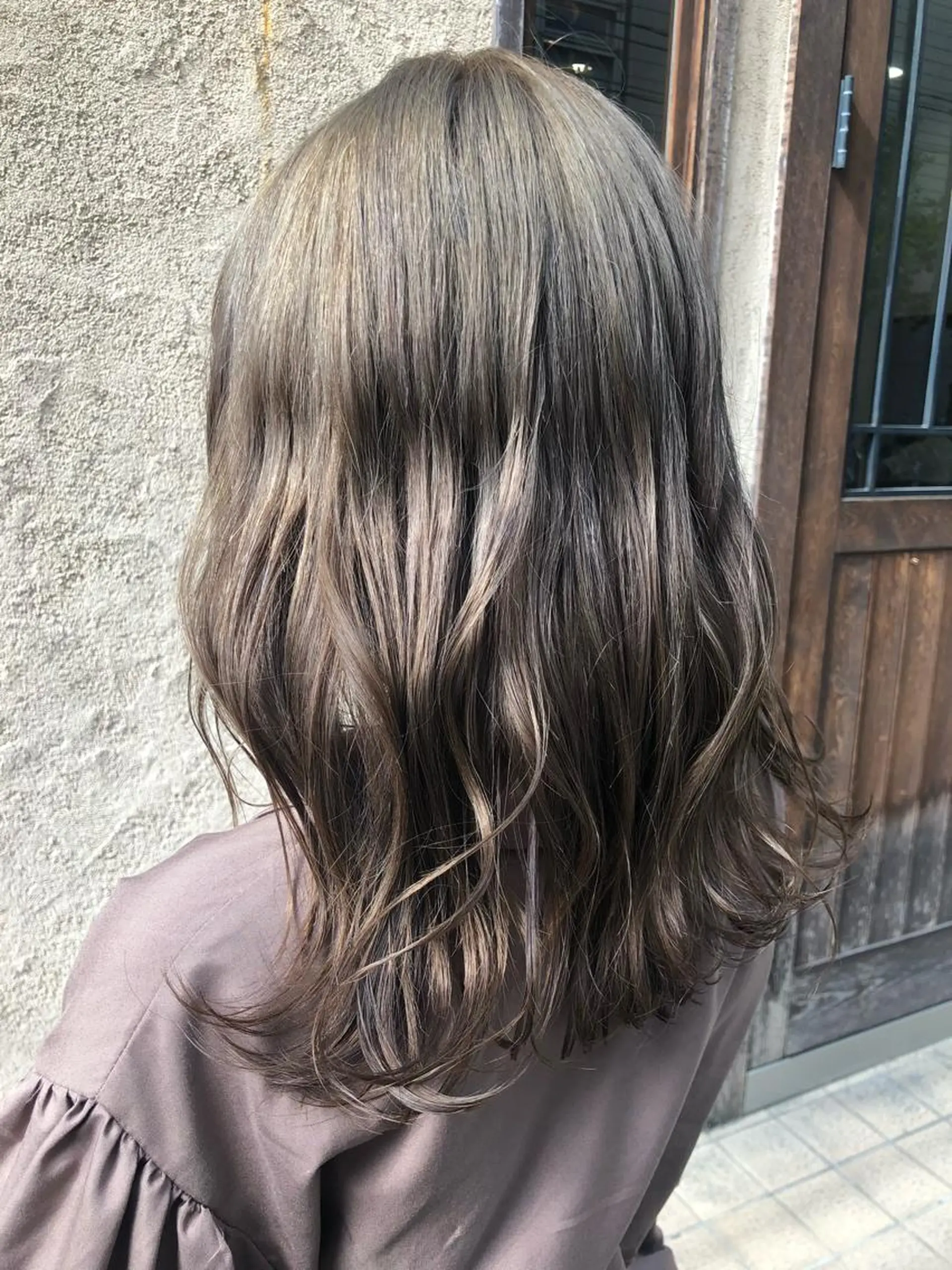 セミロング 國次 夕貴のヘアスタイル