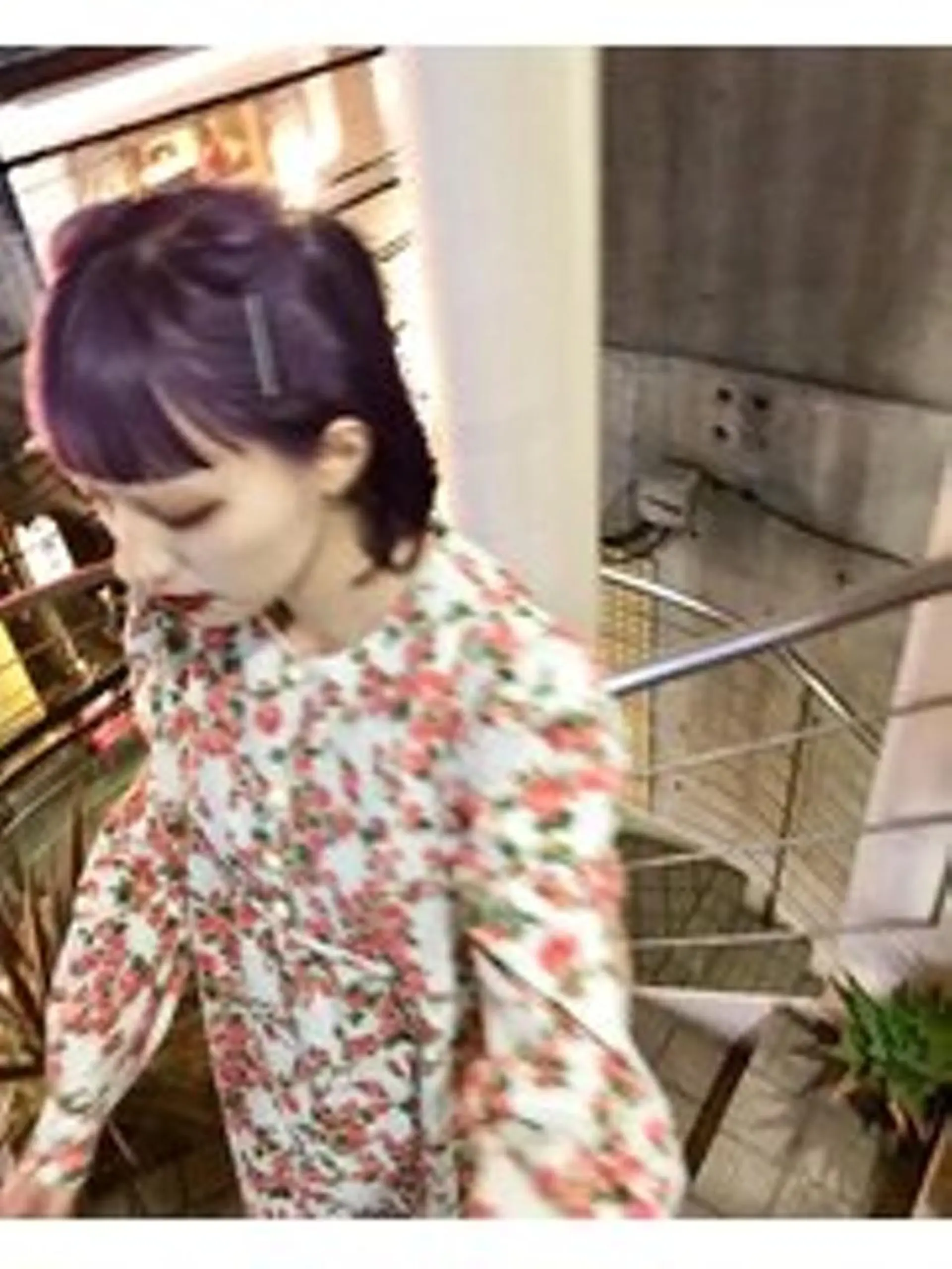 ミディアム カラー qiie ワンカラー ダブルカラーのヘアスタイル