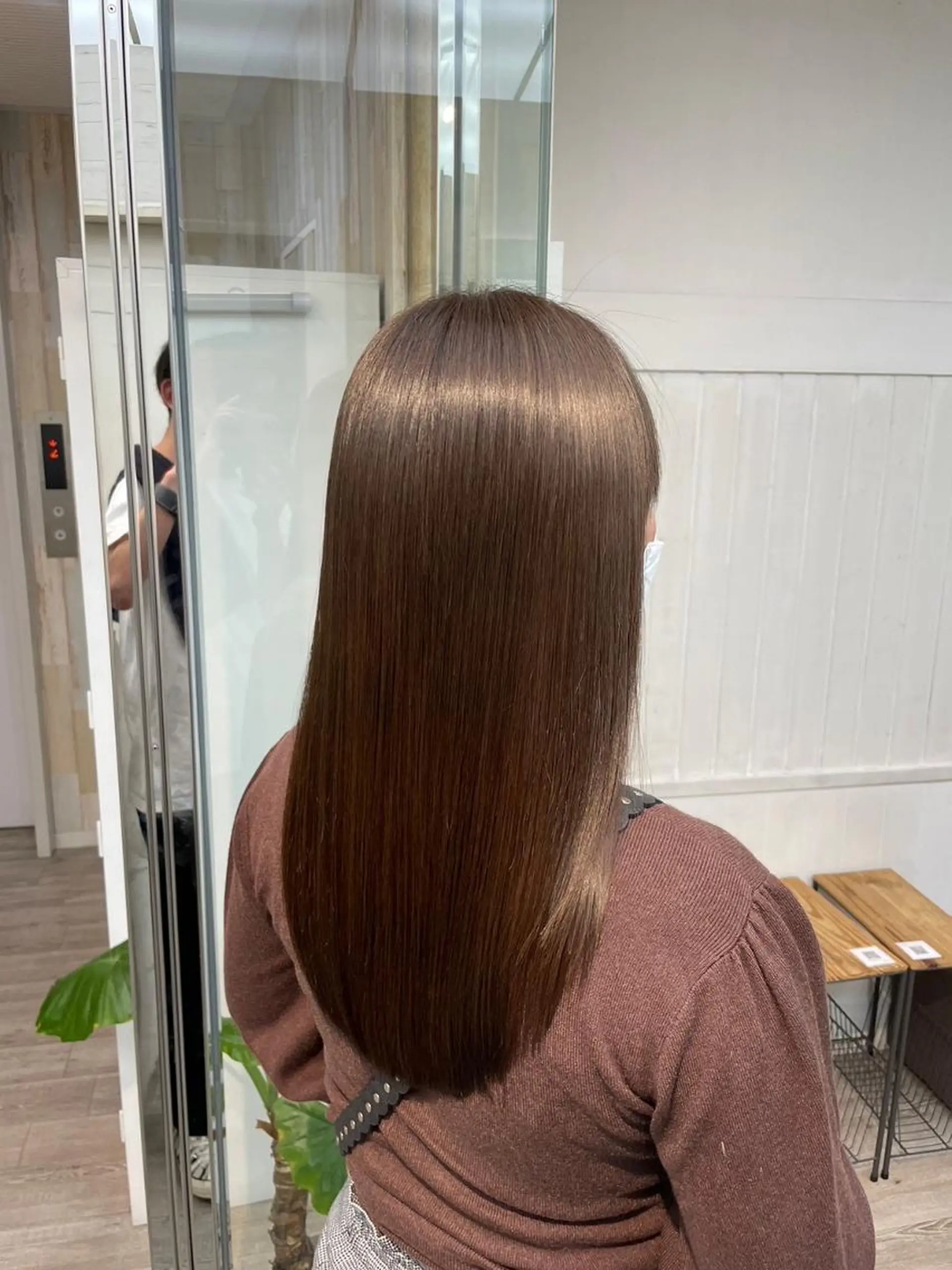 セミロング カラー パーマ ヘアアレンジ アディクシーカラー アッシュ バレイヤージュ ベージュカラー ブリーチ newi grande 横浜店のヘアスタイル