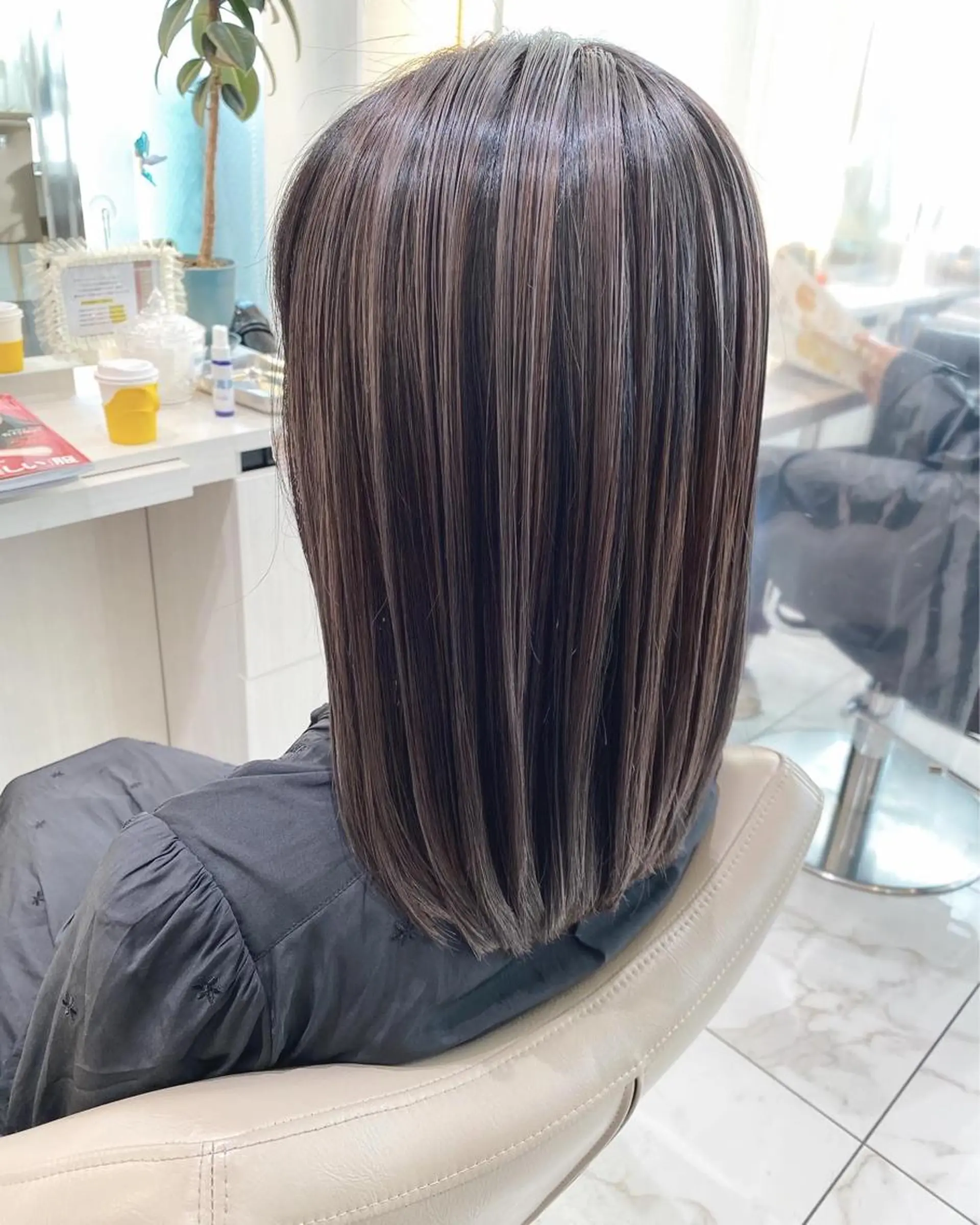 セミロング カラー バレイヤージュ 髪質改善 レイヤーカット カット ヘアカラー トリートメント 山崎俊輔/髪質改善 /バレイヤージュのヘアスタイル