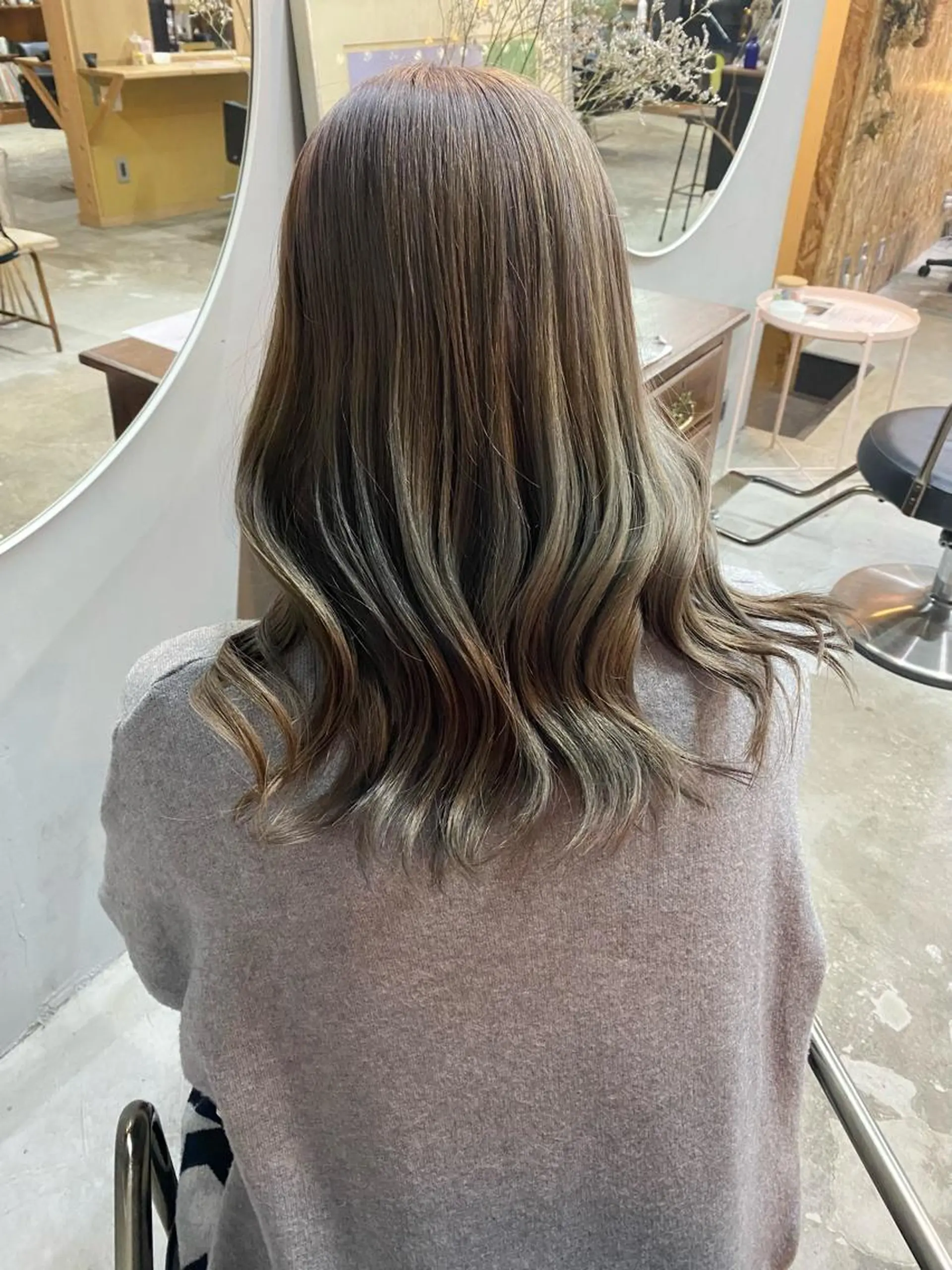 セミロング カラー パーマ ヘアアレンジ メンズ キッズ ネイル マツエク・マツパ アイブロウ chapter問屋町 💘小室明華のヘアスタイル