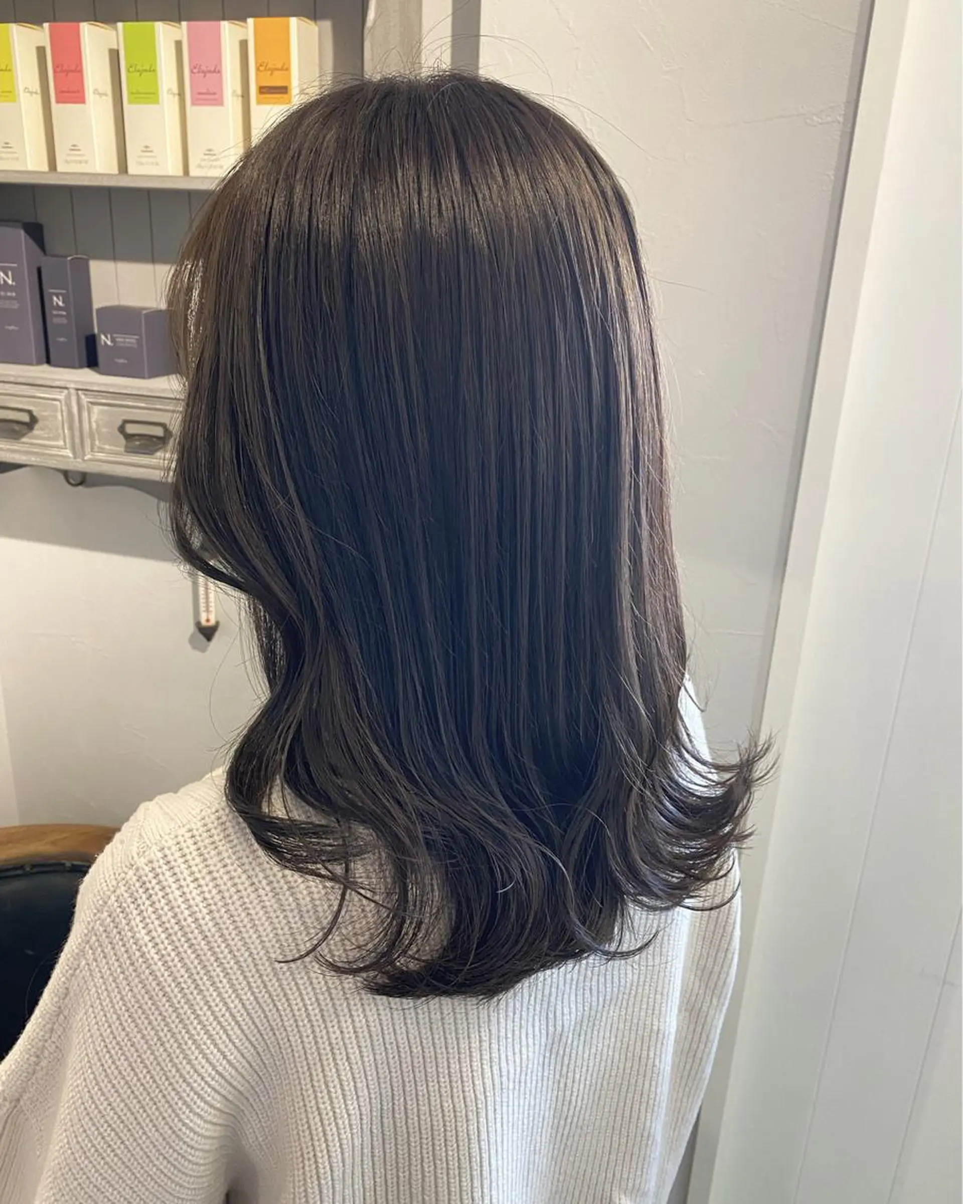 ミディアム カラー 透明感カラー オリーブグレー カット ヘアカラー トリートメント 西村 美羽のヘアスタイル